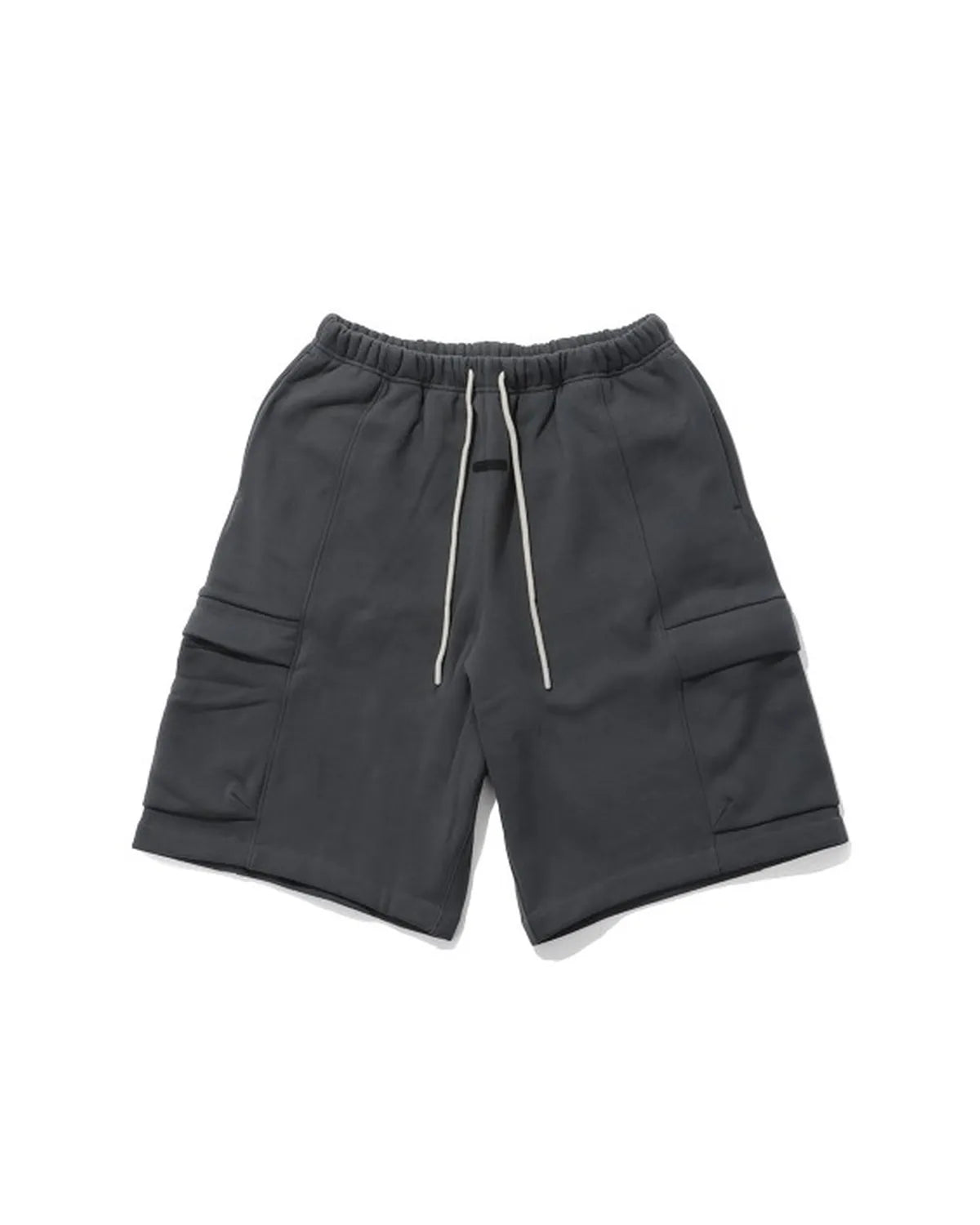 ESSENTIALS の CARGO BASKETBALL SHORT (RW00288-0032)