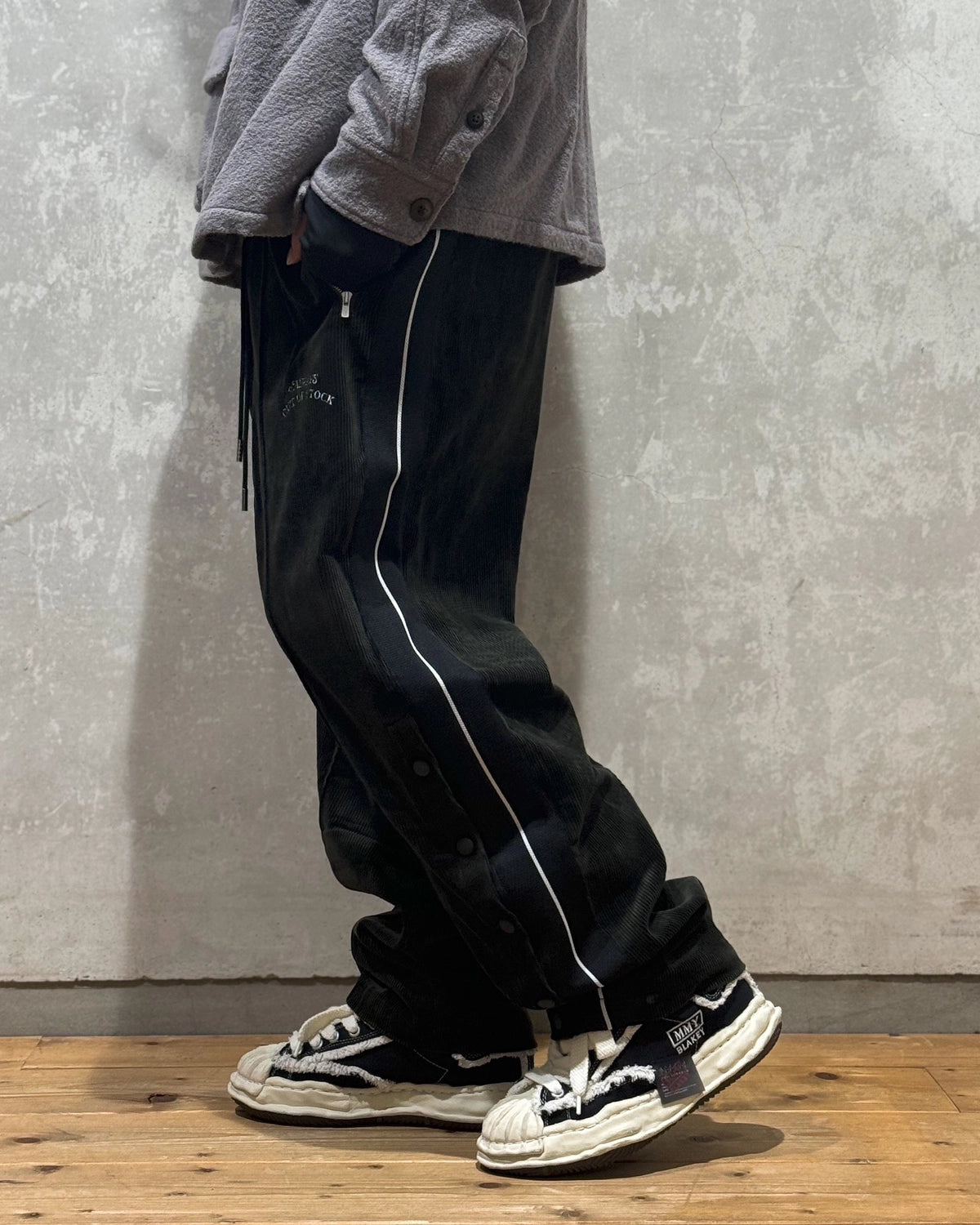 ALWAYS OUT OF STOCK / CORDUROY TRACK PANTS (HA-025206121)