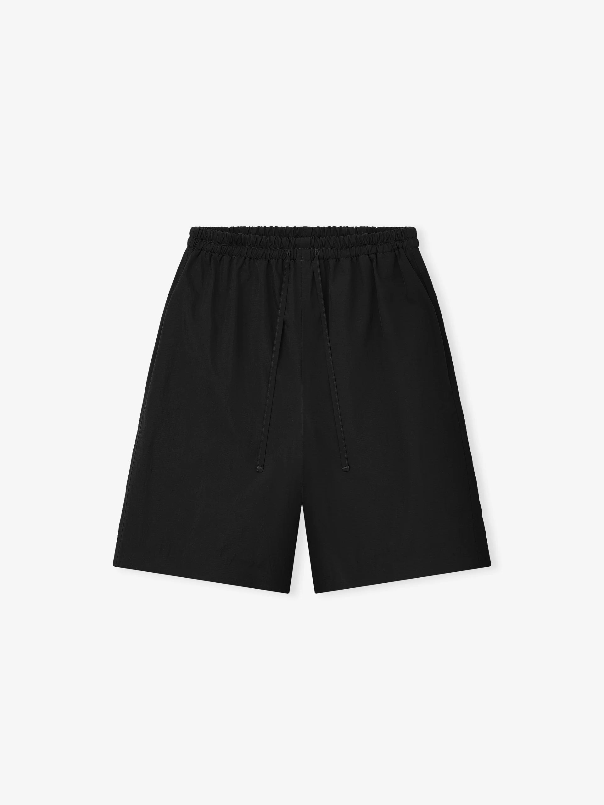 FEAR OF GOD の TECH SPORT SHORT (FG9M38-383ONR)