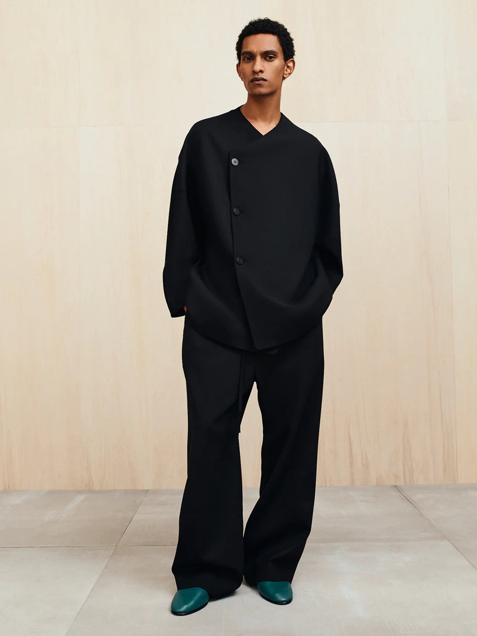 NBA 黒パンツ ドローストリング付き　fear offgod Fear of God Essentials - Essentials NBA Relaxed Sweatpants | HBX