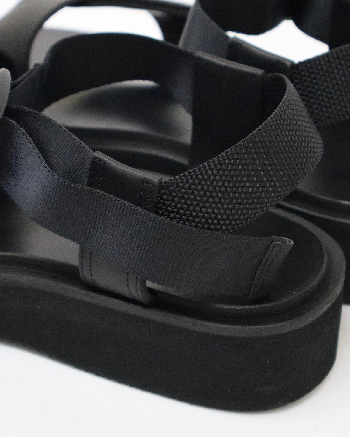 FOOTWORKS（フットワークス）/ Sandals with Velcro Straps -wide belt