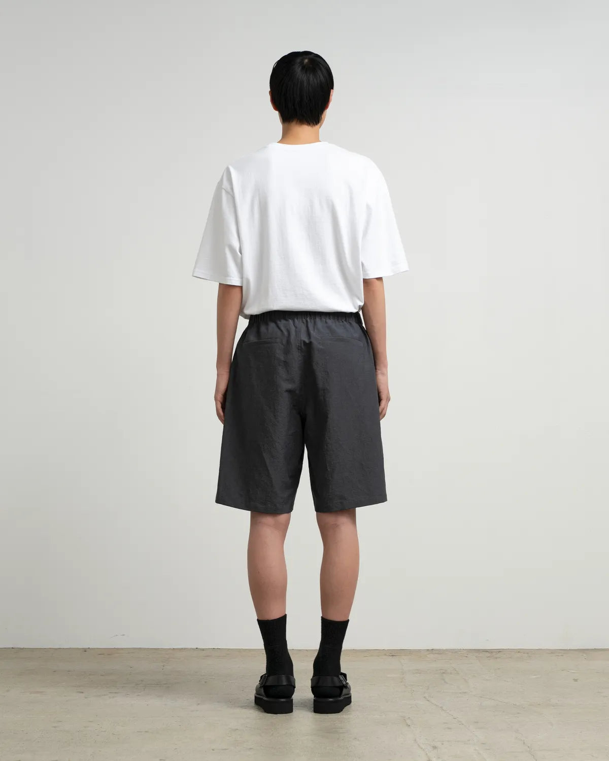 【美品】Graphpaper Linen Baggy Shorts black Graphpaper / Cotton Linen Seersucker Track Shorts | 公式通販・JACK