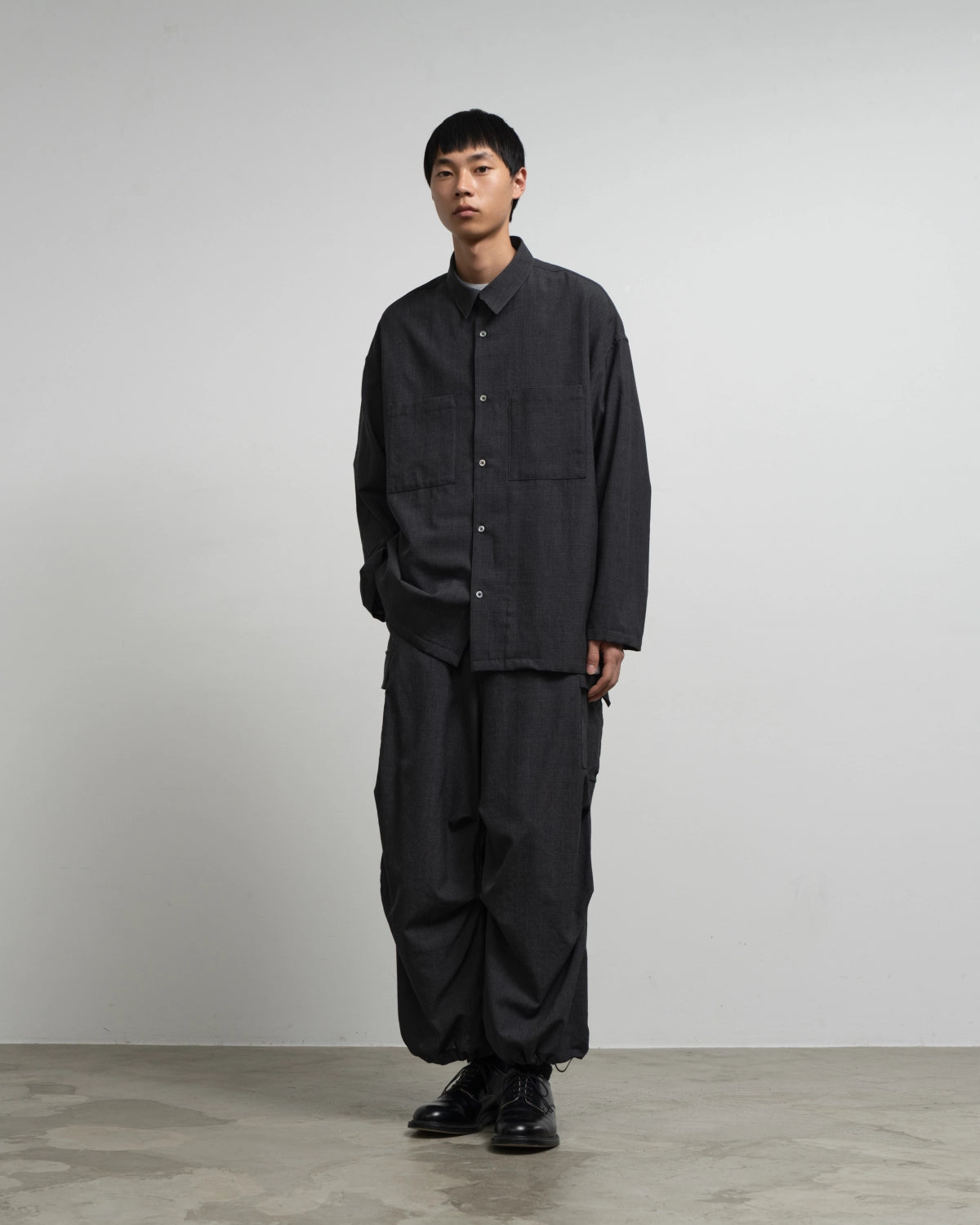 Graphpaper Re: (※Graphpaper NAGOYA EXCLUSIVE) / Grain Wool Military Cargo Cropped Pants (GM262-40701N)