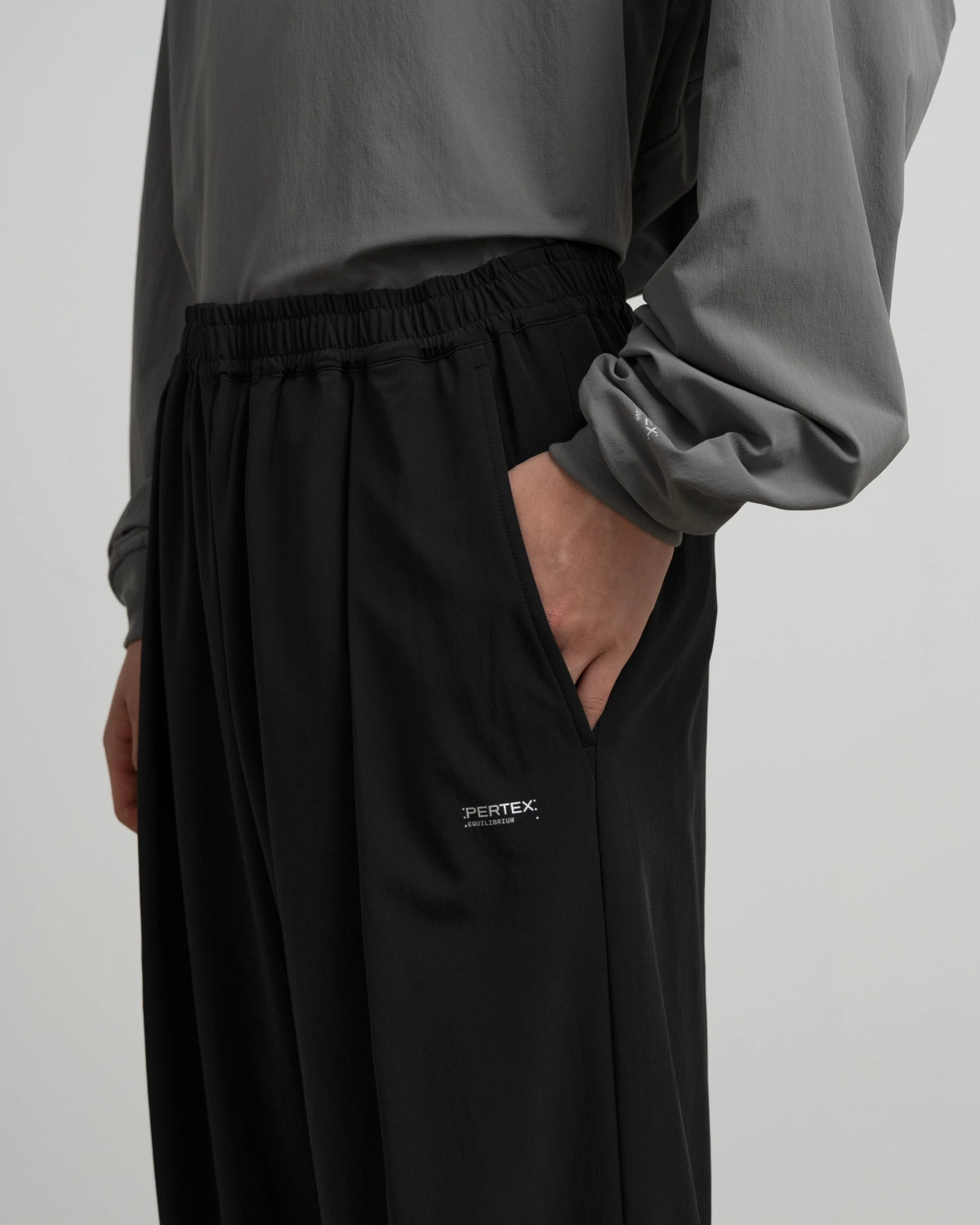 Graphpaper / PERTEX EQUILIBRIUM Wide Easy Pants (GM263-40262)