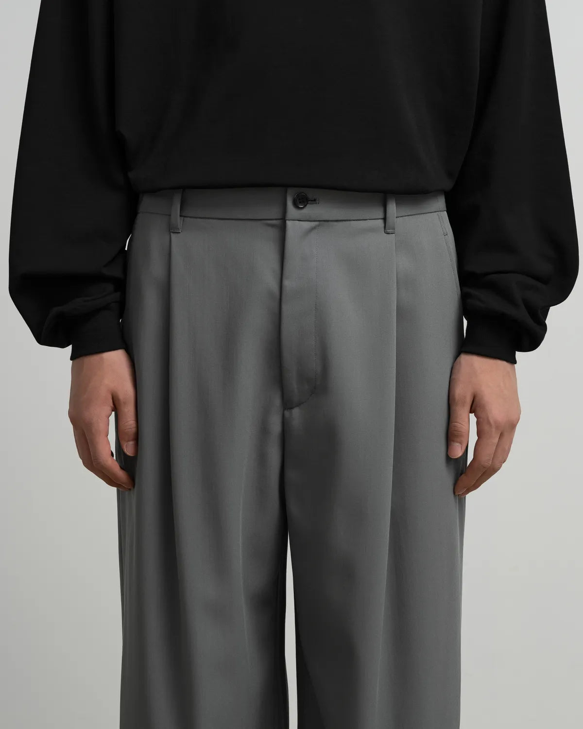 Graphpaper / Techno Wool Twill Wide Tapered Trousers (GM263-40393)