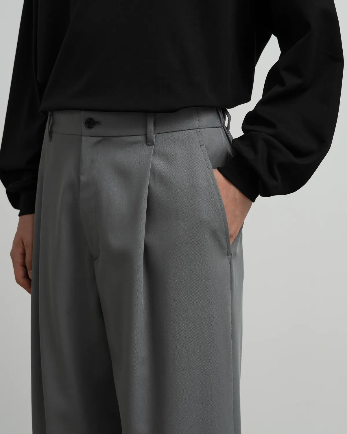 Graphpaper / Techno Wool Twill Wide Tapered Trousers (GM263-40393)