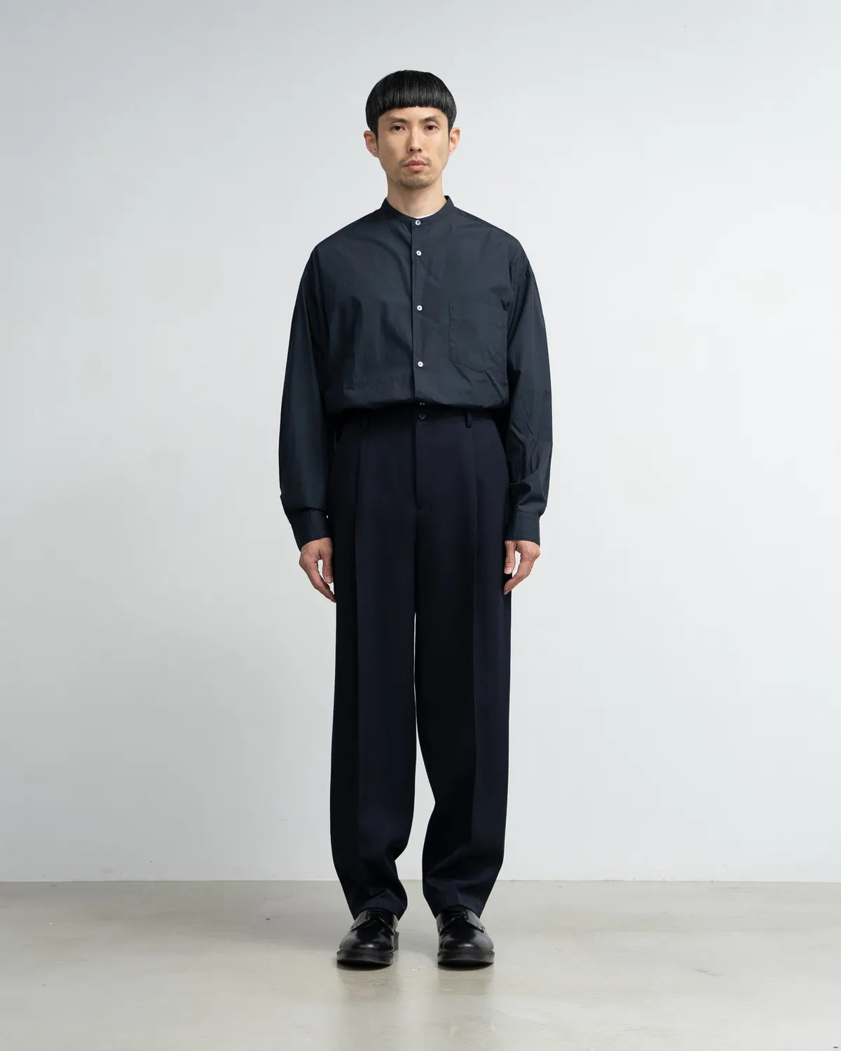 Graphpaper / Scale Off Wool Tapered Trousers (GM243-40170B)