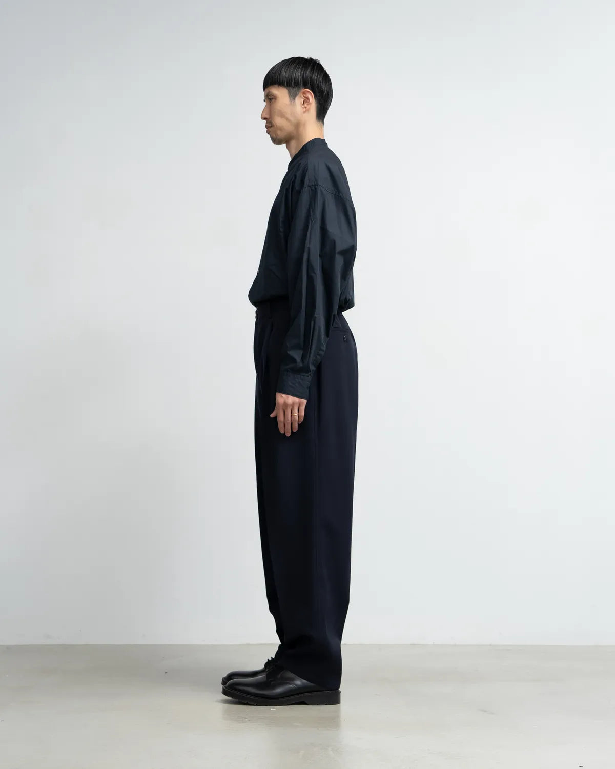 Graphpaper / Scale Off Wool Tapered Trousers (GM243-40170B)