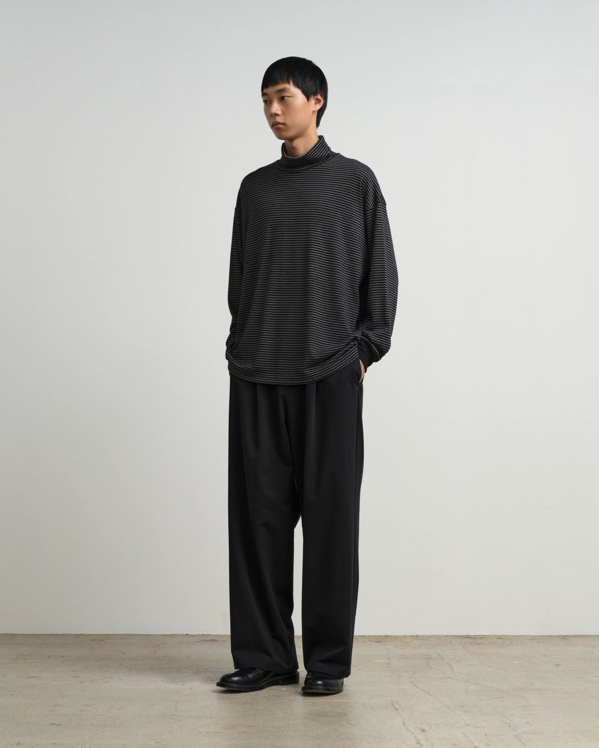 Graphpaper / Fine Wool Border L/S Turtle Neck Tee (GU263-70159B)