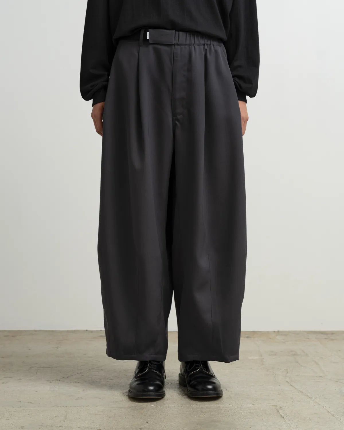 Graphpaper × is-ness / is-ness for GP Scale off Wool Balloon Chef Pants (GM263-40631I)