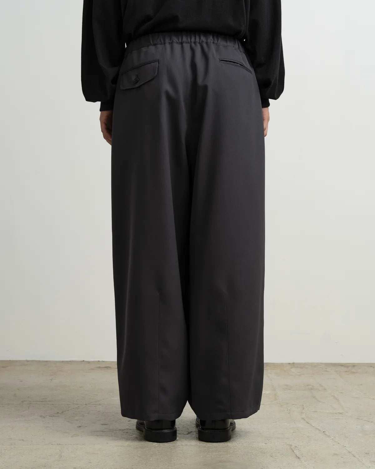 Graphpaper × is-ness / is-ness for GP Scale off Wool Balloon Chef Pants (GM263-40631I)