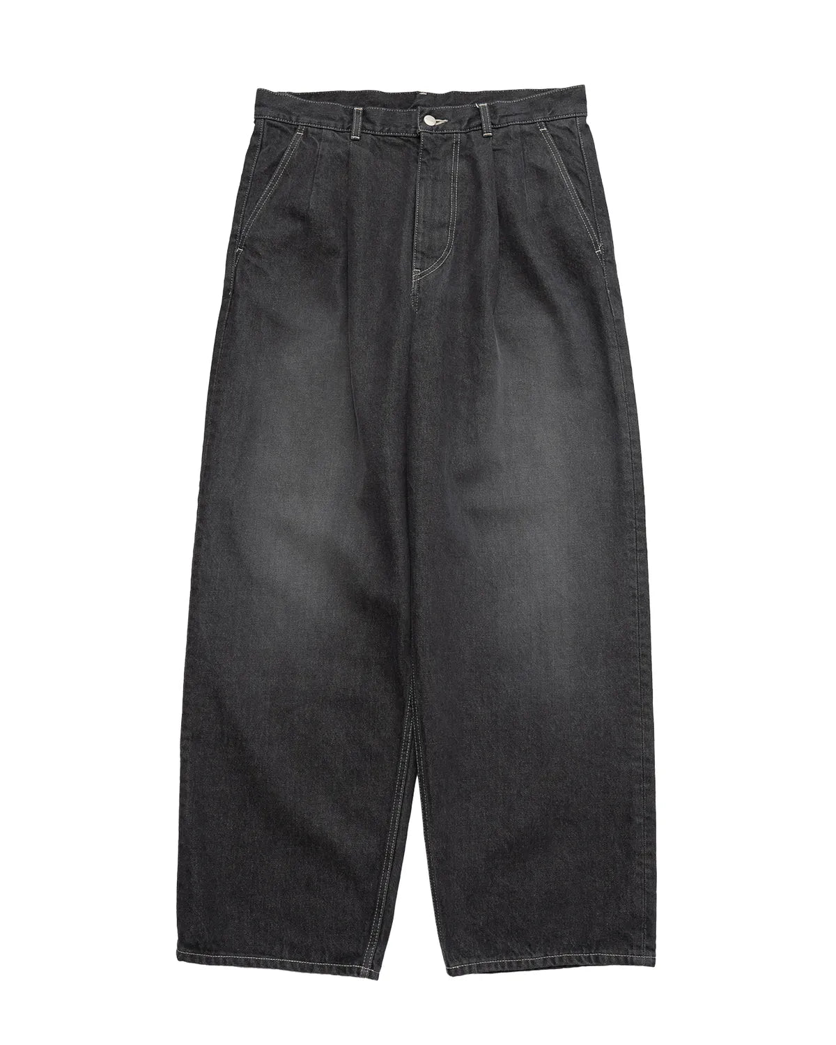 Graphpaper の Gray Tone Cone Denim Two Tuck Pants (GM252-40067DB)