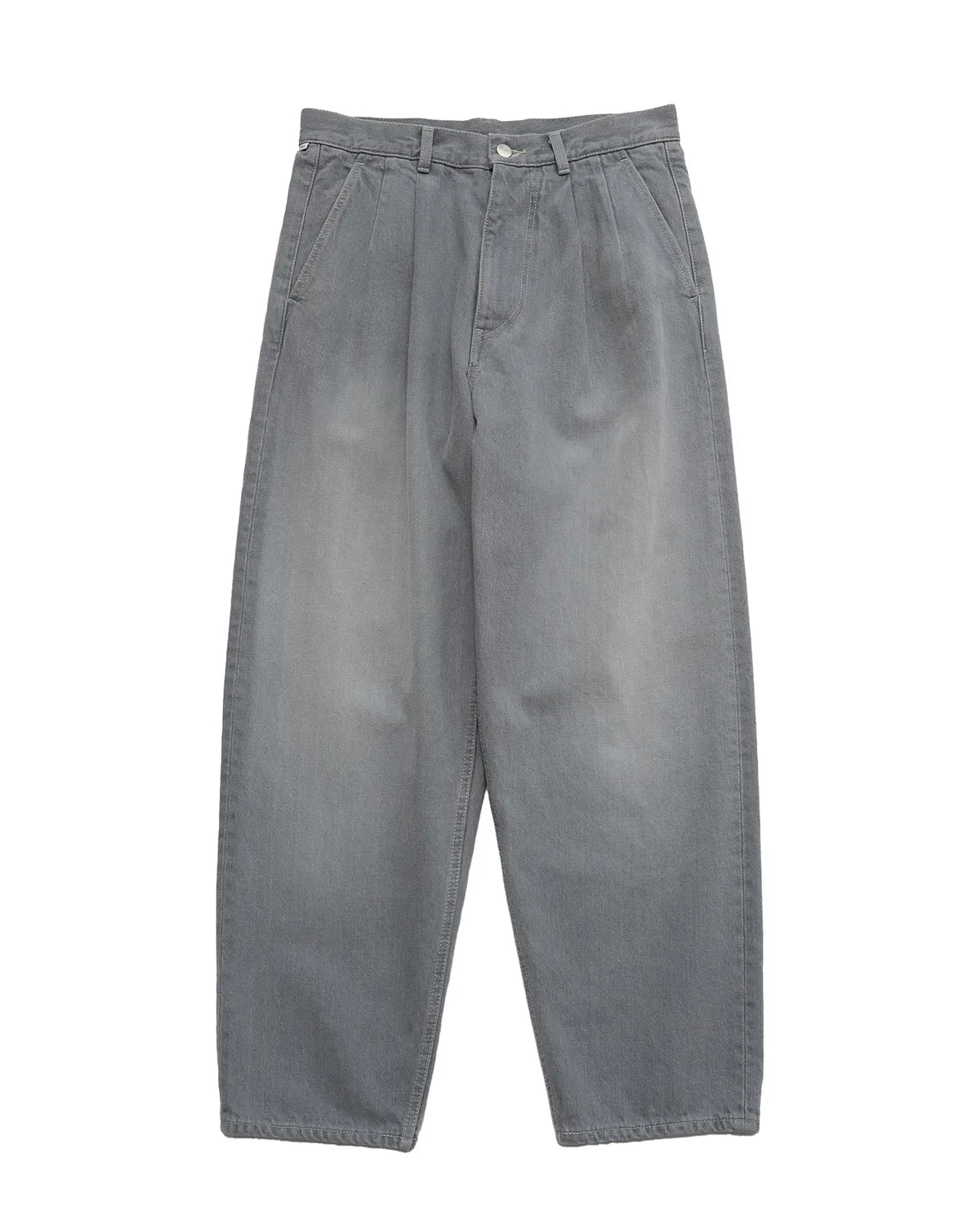 Graphpaper の Gray Tone Cone Denim Two Tuck Tapered Pants (GM252-40066LB)