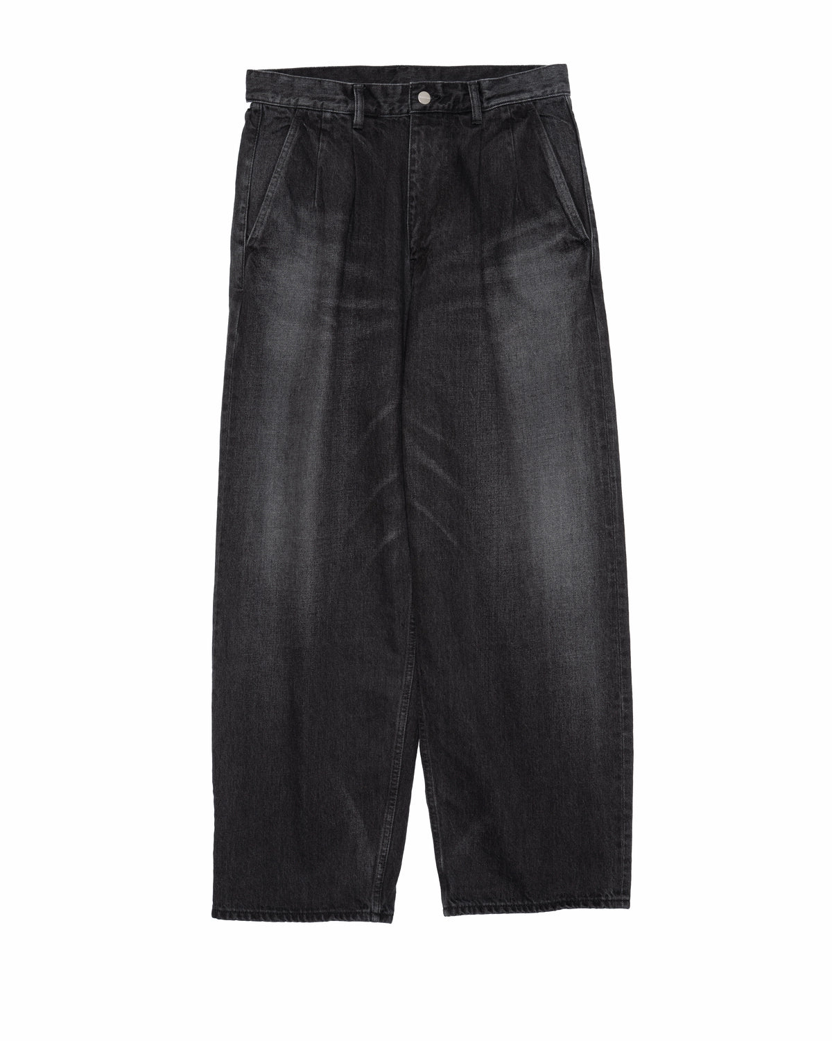 Graphpaper の Selvage Denim Two Tuck Pants (GU253-40061DB)