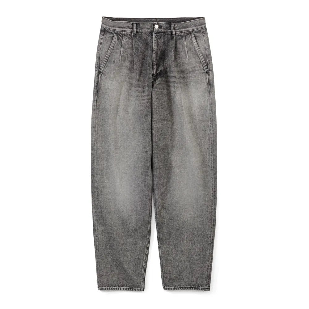 Graphpaper の Selvage Denim Two Tuck Tapered Pants (GU251-40187LB)