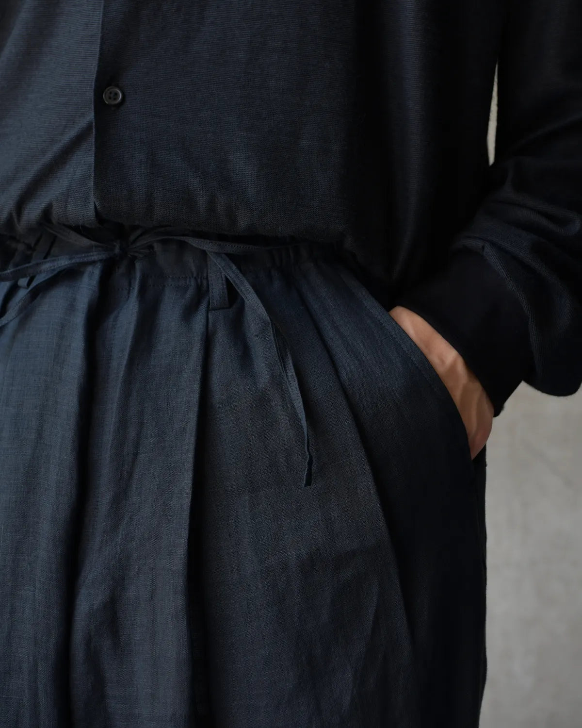 MARKAWARE / Hemp Shirting / Double Pleated Easy Trousers (A26B05PT01C)