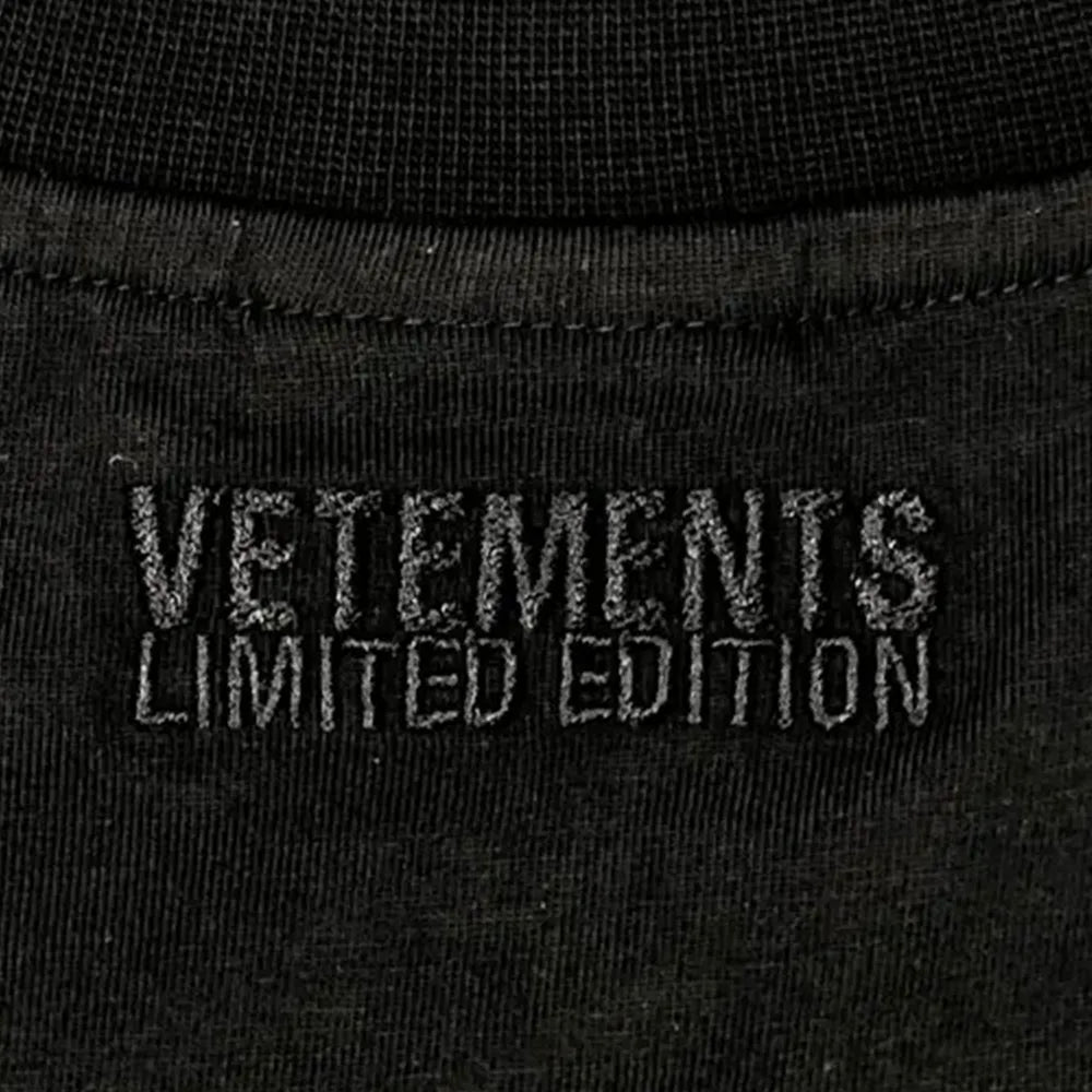 VETEMENTS / VET CROPPED CROPPED BOXY T-SHIRT (UA66TR685W1000)