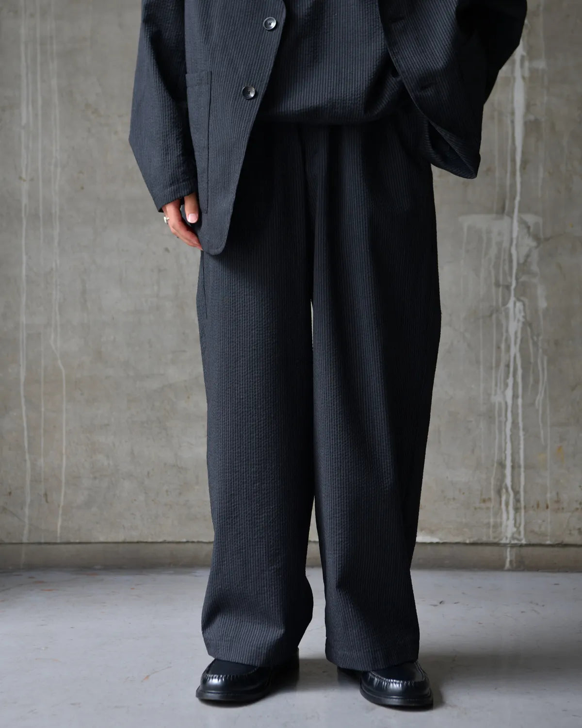 marka / Wool seersucker / Wide Cylinder Fit Easy Pants (M26B03PT01C)
