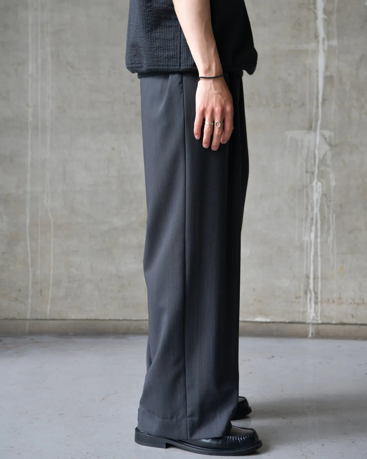 marka / Wool High Twist Tropical / Two Tuck Military Trousers (M26B08PT02C)