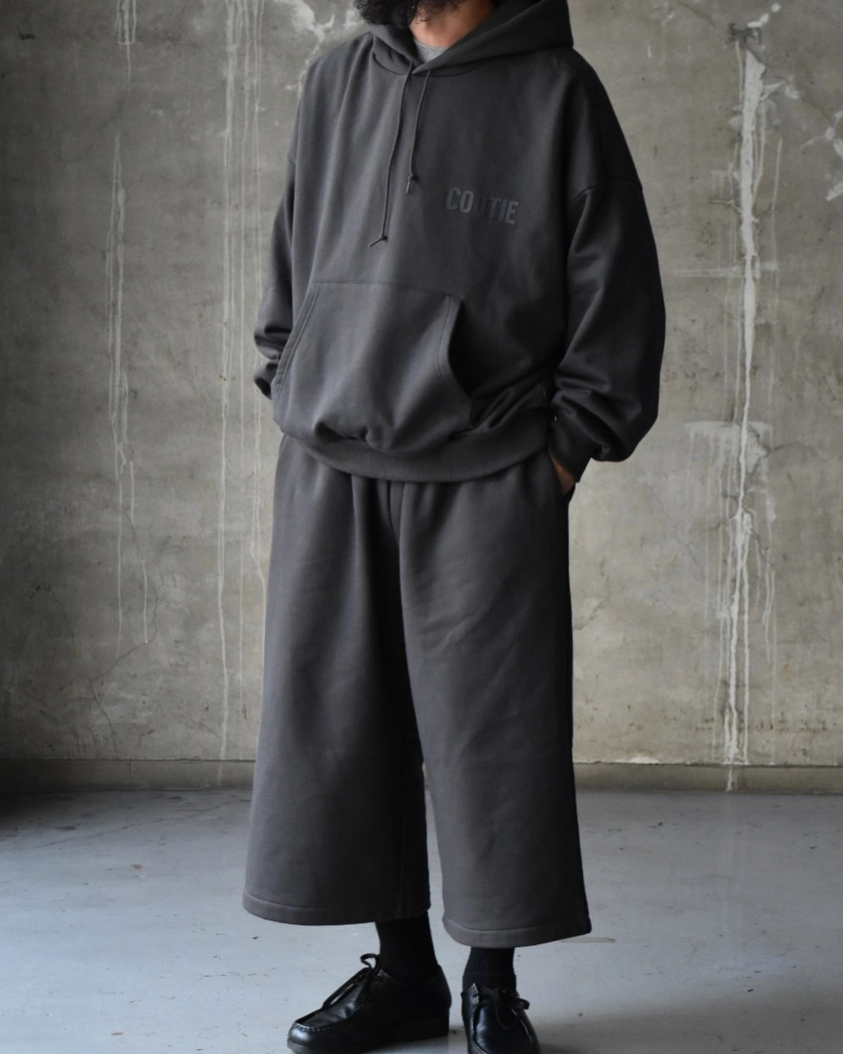COOTIE PRODUCTIONS® ブラックパーカー M 薄手 激安単価で COOTIE 