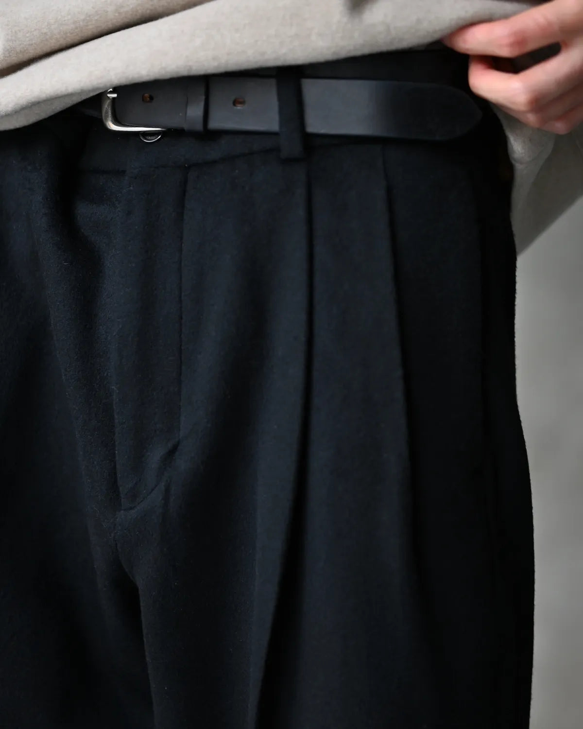 MARKAWARE / Double Pleated Straight Trousers (A26D01PT02C)