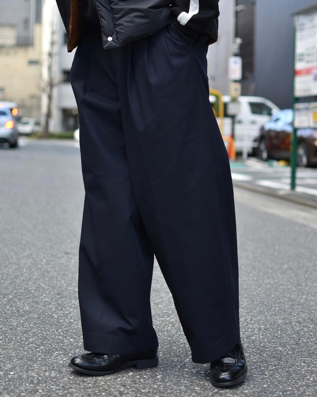 MARKAWARE（マーカウェア） / TRIPLE PLEATED WIDE TROUSERS | 公式 