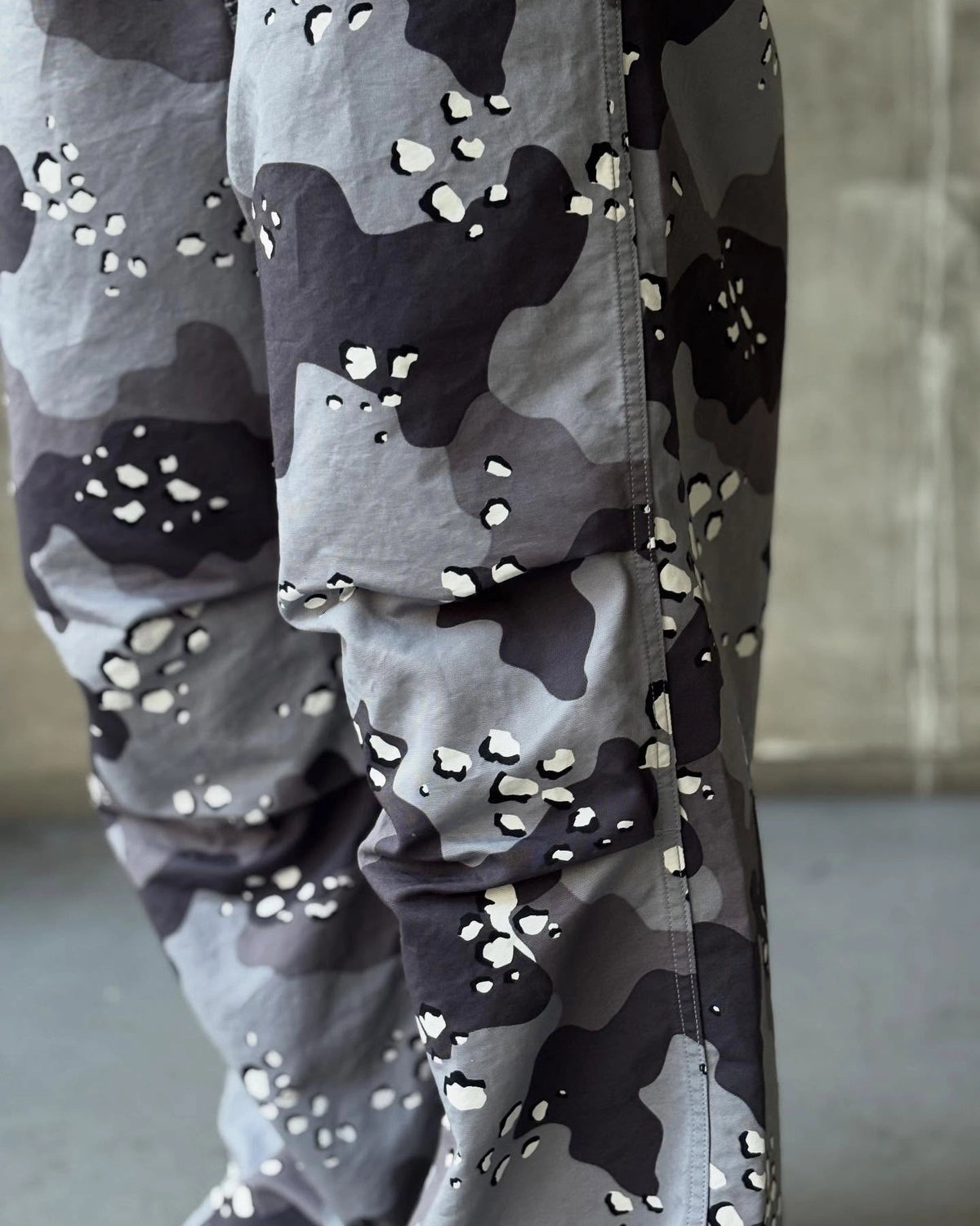 COOTIE PRODUCTIONS® / Camouflage Utility Wide Easy Pants (CTE-25A119)