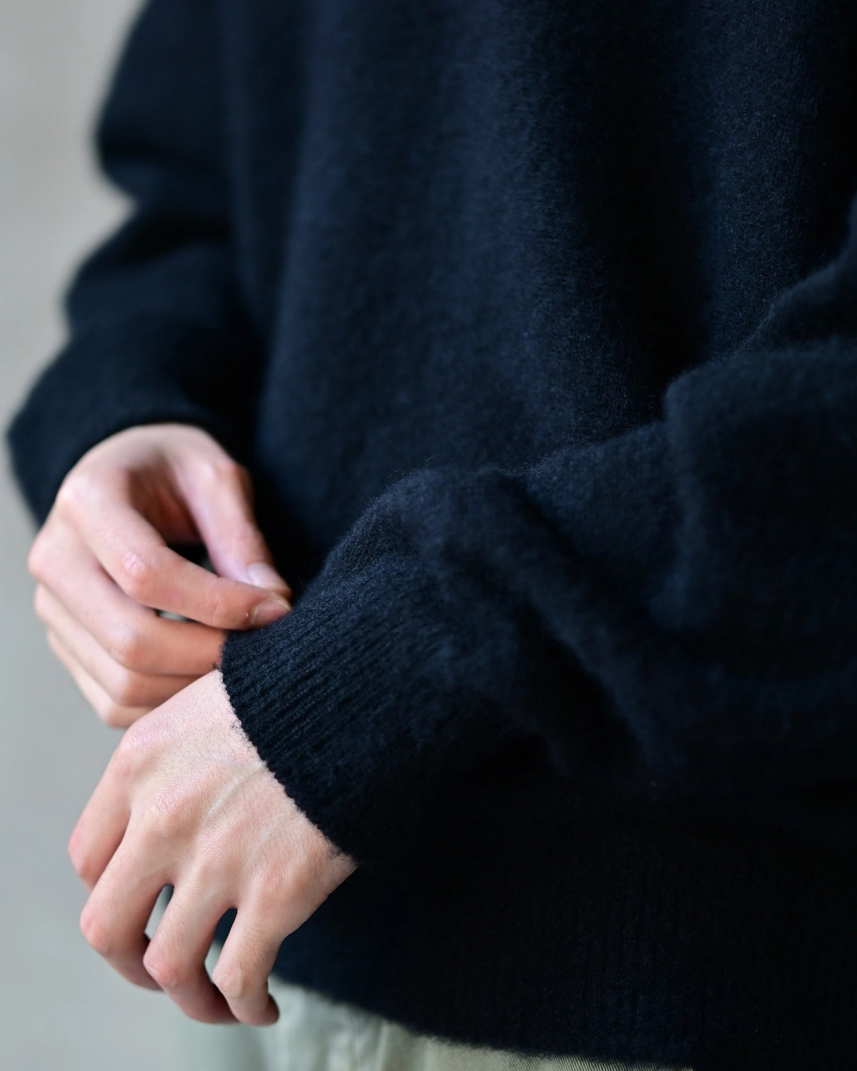 A.PRESSE / Brushed Cashmere Middle Gauge V Neck Sweater (26AAP-03-11)