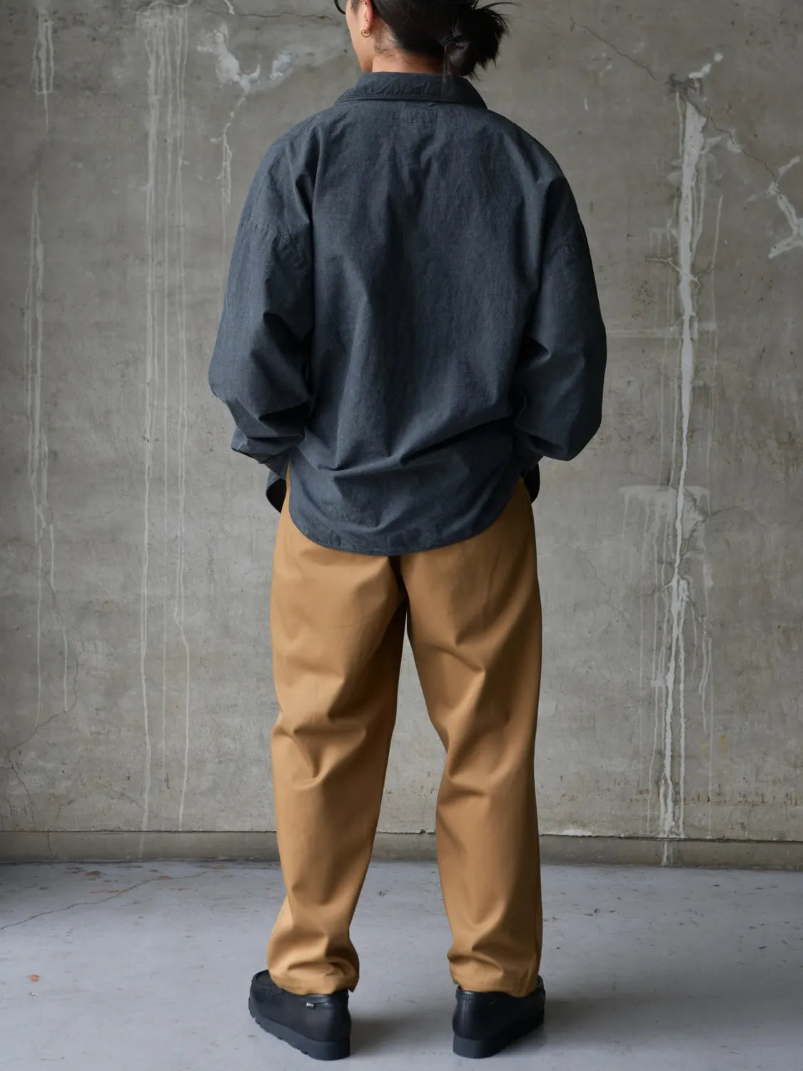 DESCENDANT / SALOON PULLOVER CHSMBRAY LS SHIRT (261CPDS-SHM04)