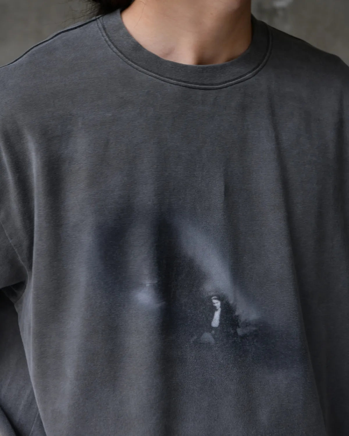 ISSUETHINGS / T-SHIRTS (26a/108-c-04)