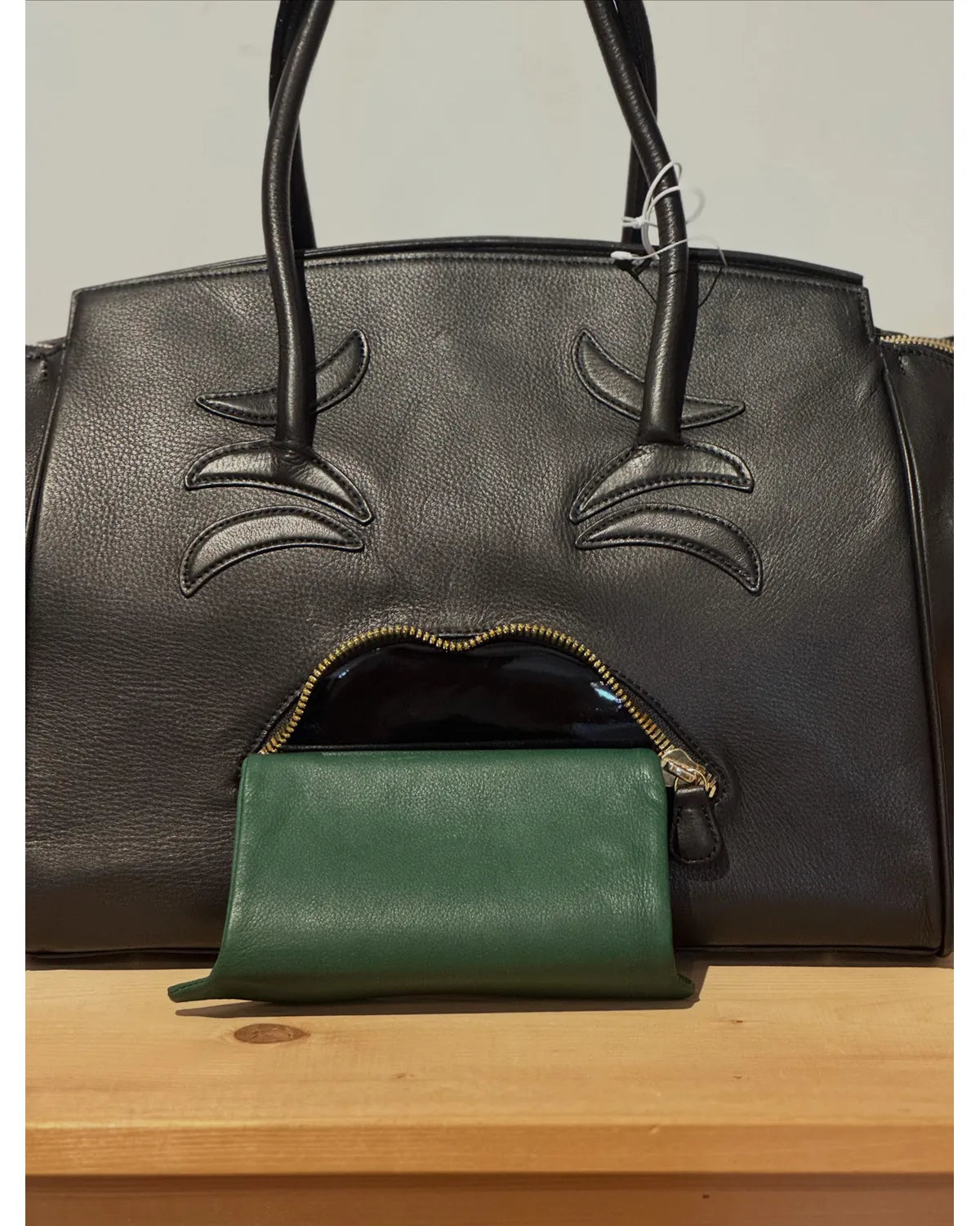 doublet / PLEADING EMOJI LEATHER BAG (26AW73BG87)