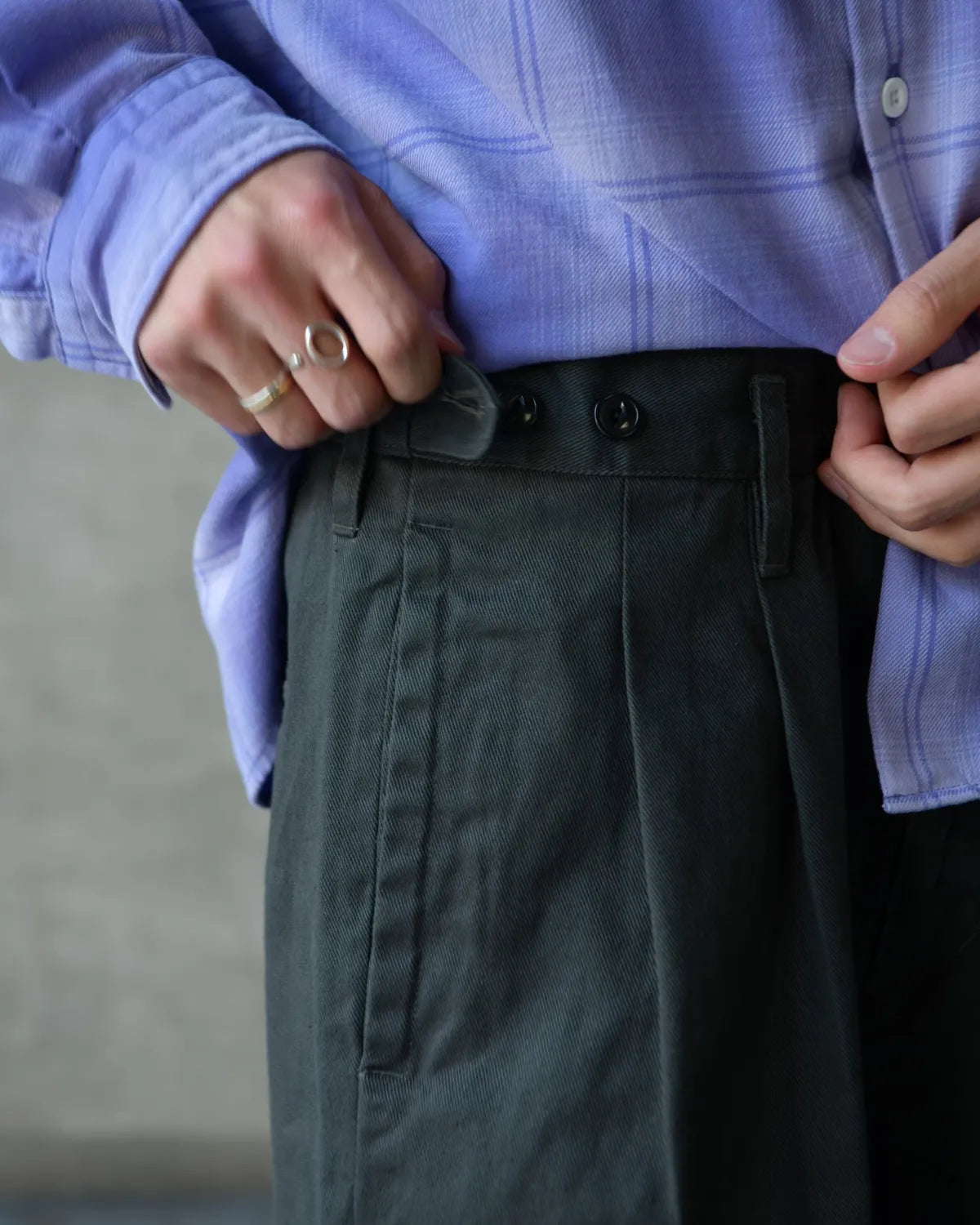 NONNATIVE / OFFICER CHINO SHORTS COTTON TWILL PIGMENT DYE (NN-P4819)