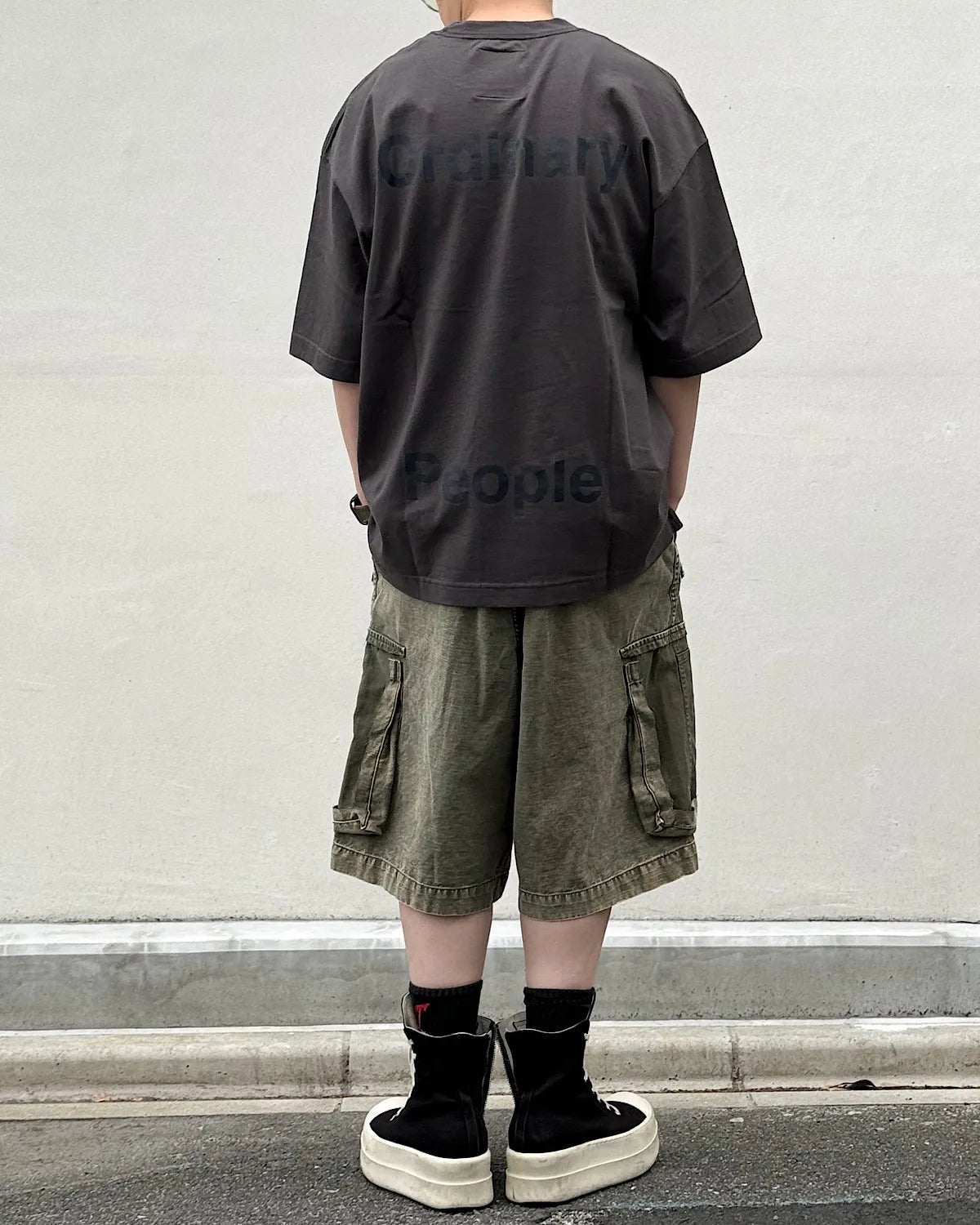 Maison MIHARA YASUHIRO / Cotton Satin Cargo Shorts (J16PT173)