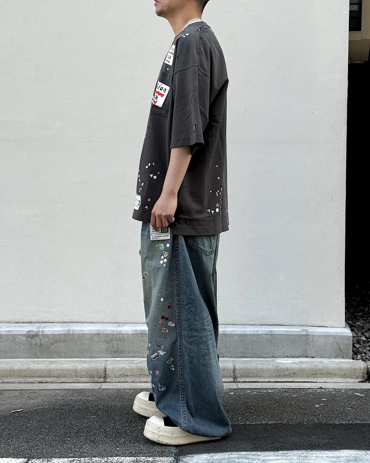 Maison MIHARA YASUHIRO / Embellished Sticker T-shirt (A16TS592)