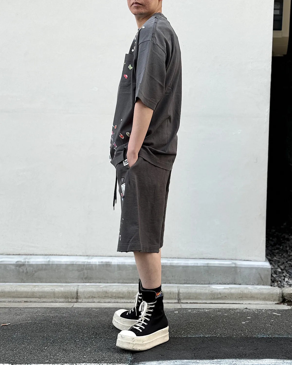 Maison MIHARA YASUHIRO / Kids Sticker Printed Sweat Shorts (J16SP733)