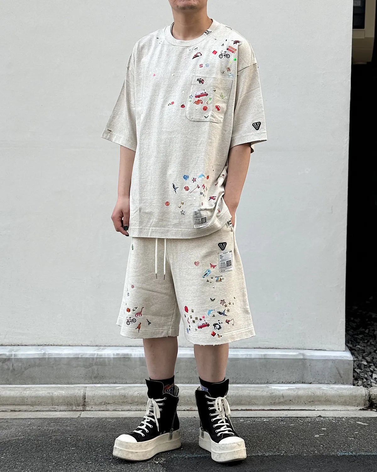Maison MIHARA YASUHIRO / Kids Sticker Printed Sweat Shorts (J16SP733)