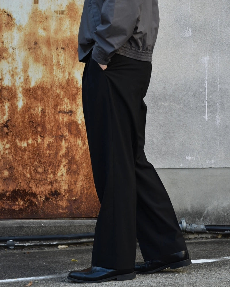 MARKAWARE / CLASSIC FIT DOUBLE PLEATED TROUSERS (A25A11PT01C)