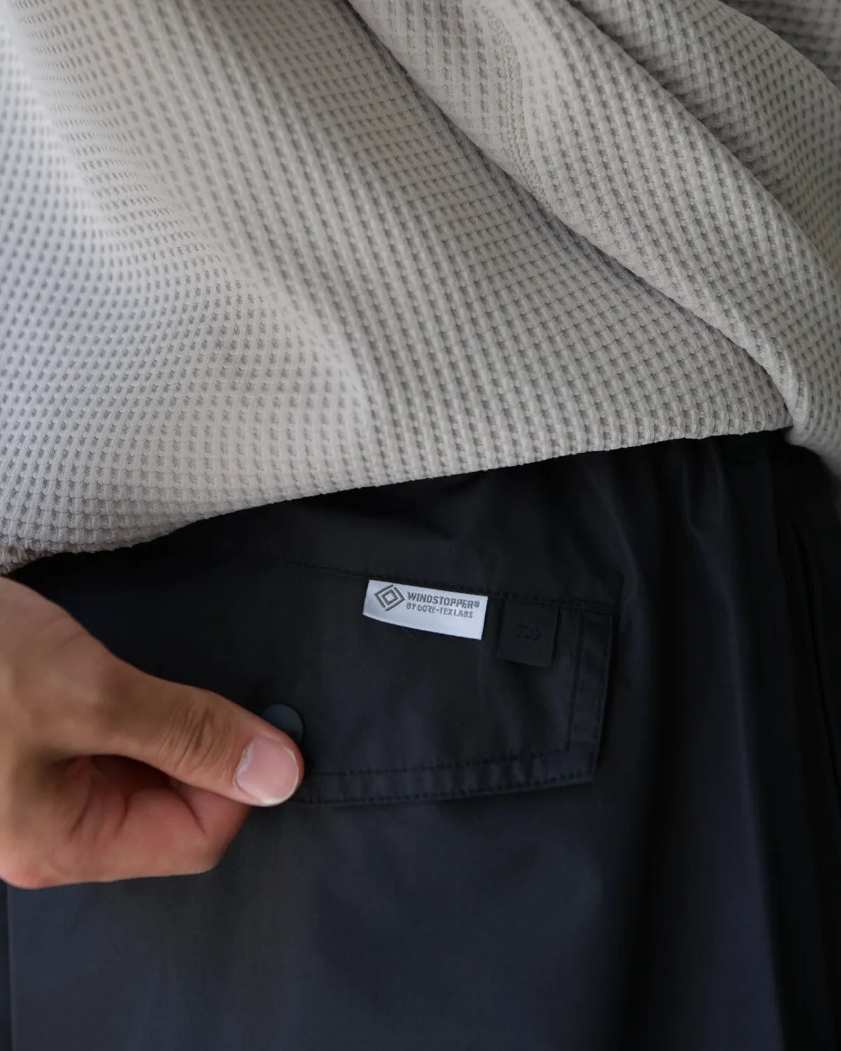 DAIWA PIER39 / WINDSTOPPER®︎ FLIGHT MIL SHORTS (BP-10026)