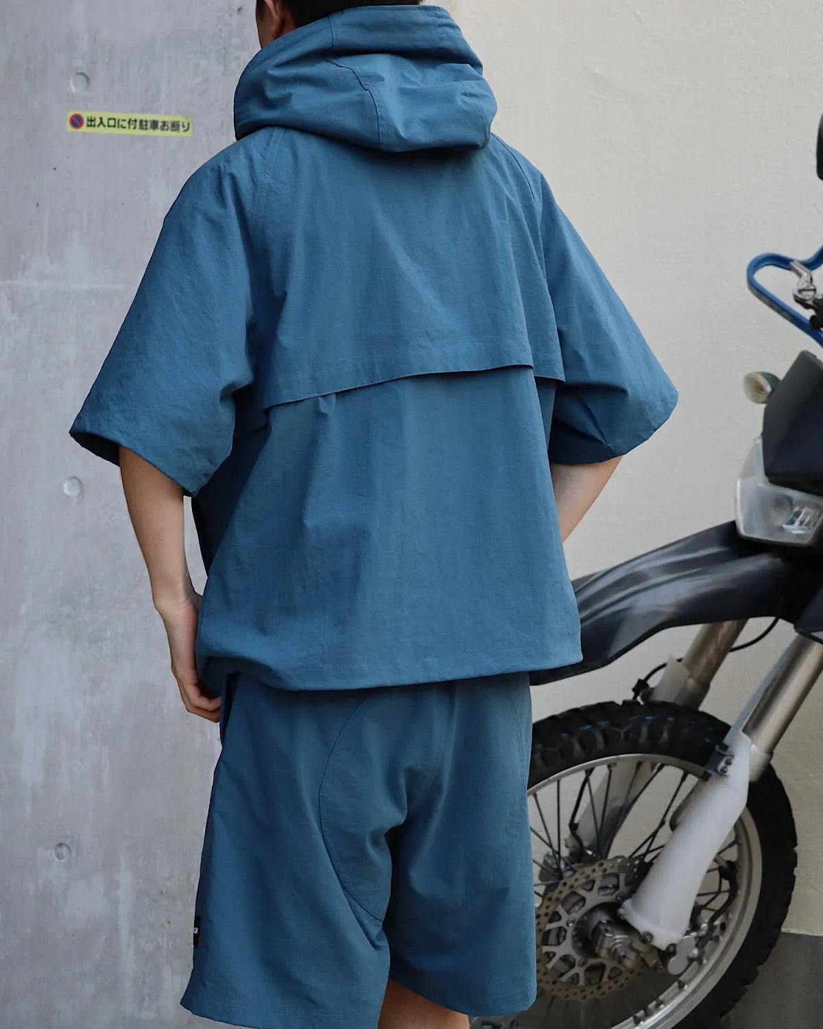 LQQK STUDIO / FUSION SHORT SLEEVE WINDBREAKER (LQS26WB06)