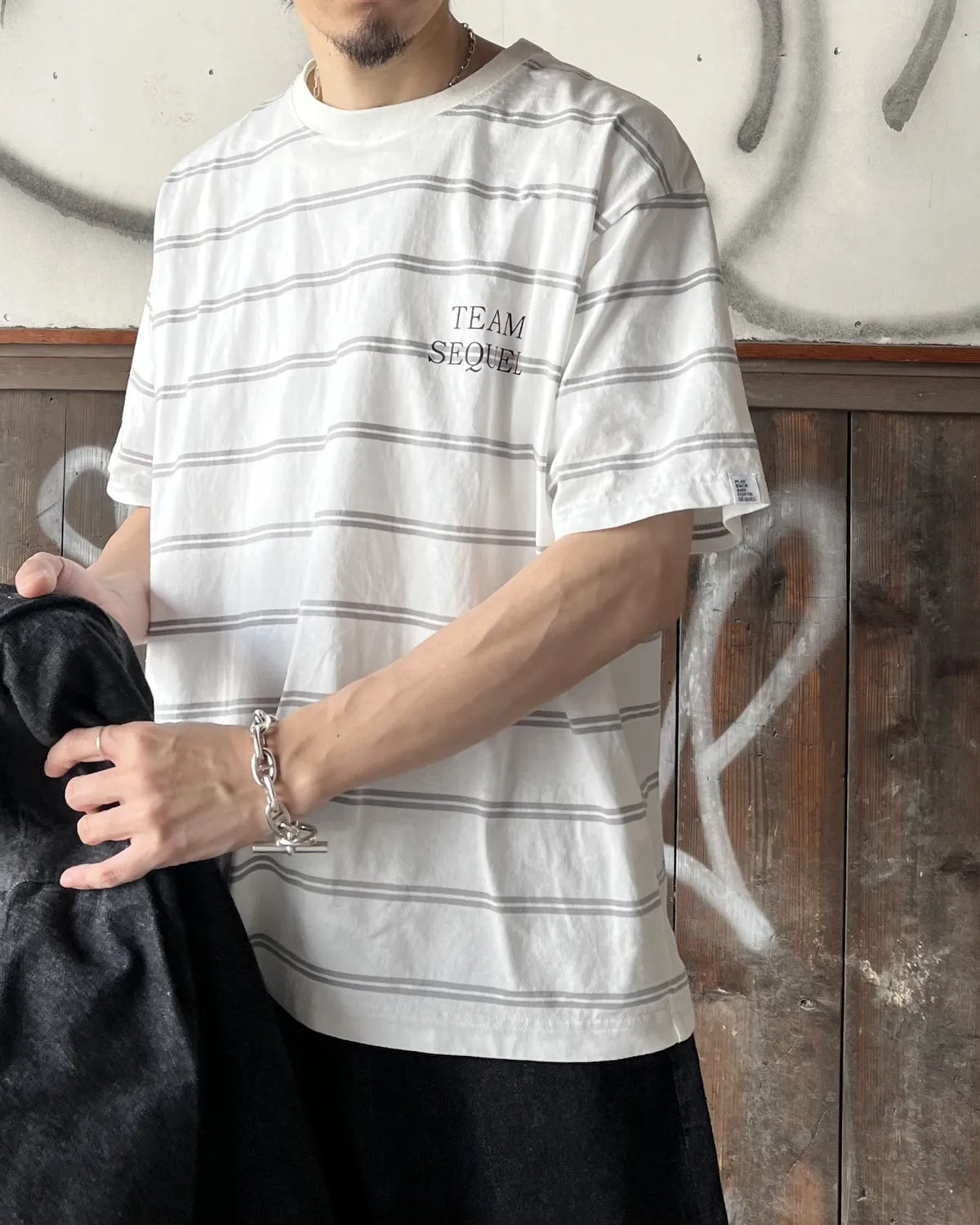 SEQUEL / BORDER T-SHIRT (SQ-26SS-CS-03)