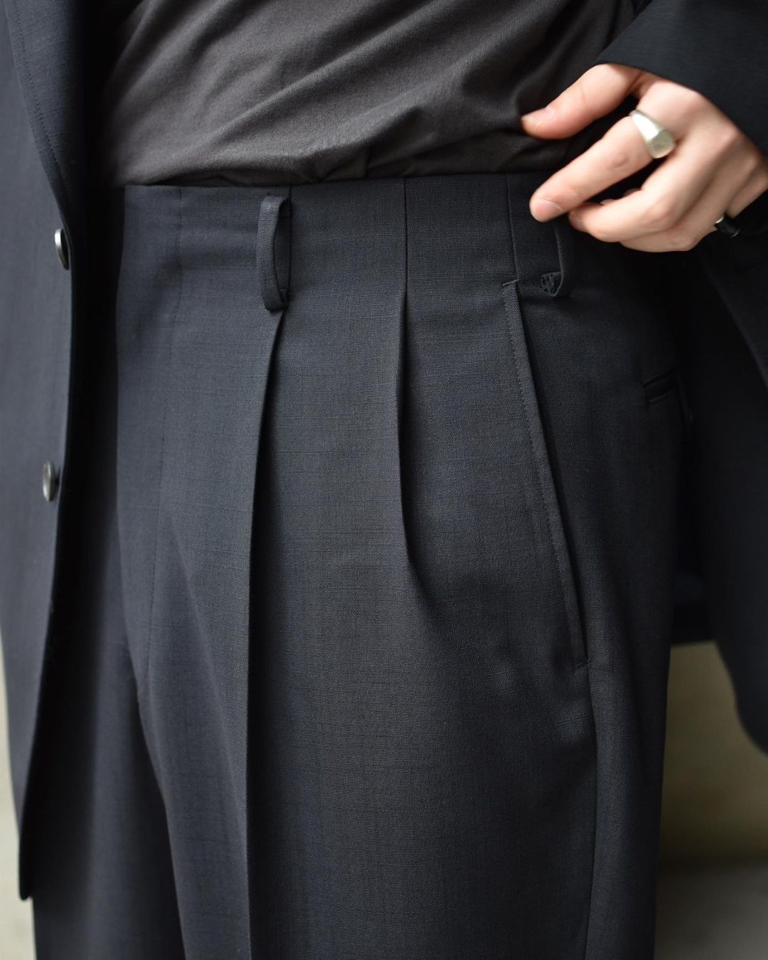 A.PRESSE / Slub Wool Navy Trousers