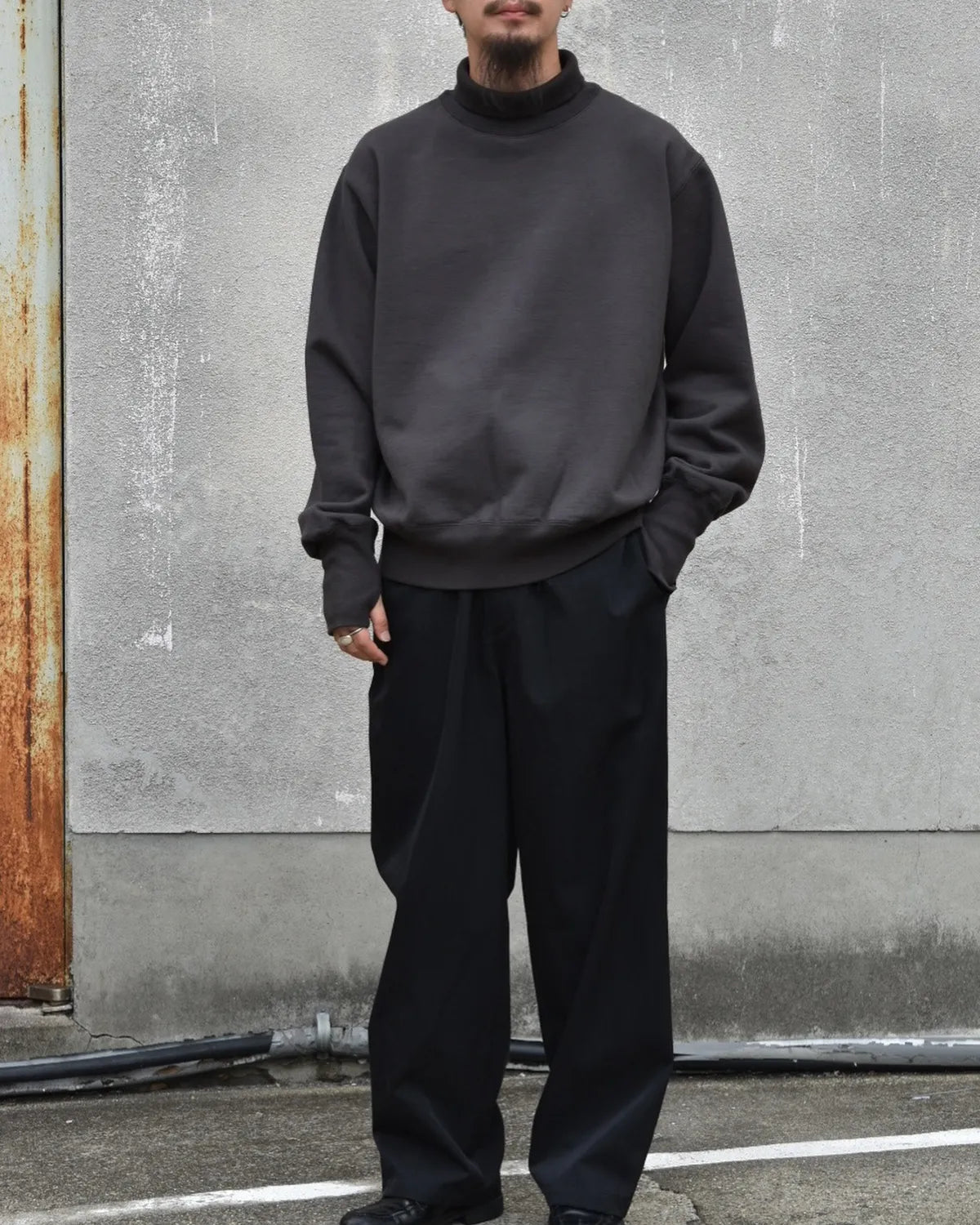 Unlikely / Unlikely Simple Sweat Turtle Neck (U25F-13-0004)