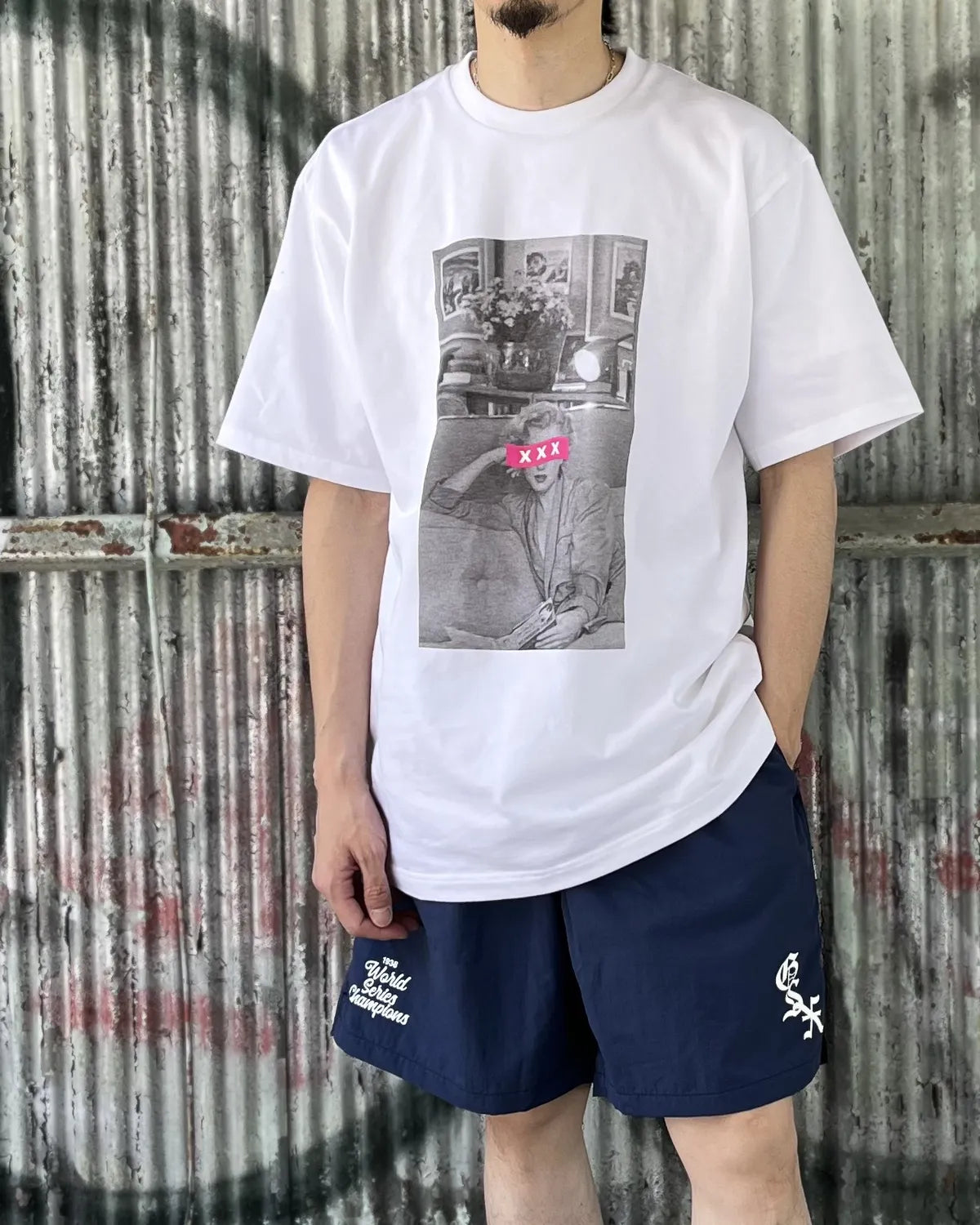 GOD SELECTION XXX / XXX Pink Box Logo Monochrome Photo Tee (GX-S26-ST-07)