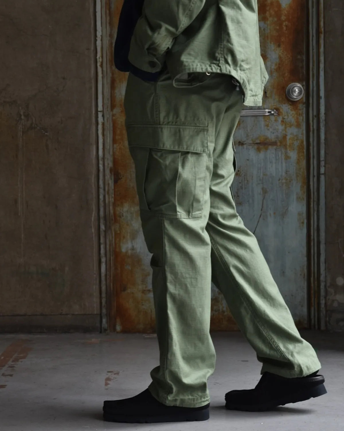 NONNATIVE / TROOPER 6P TROUSERS COTTON BACKSATIN PIGMENT DYE (NN-P4723)