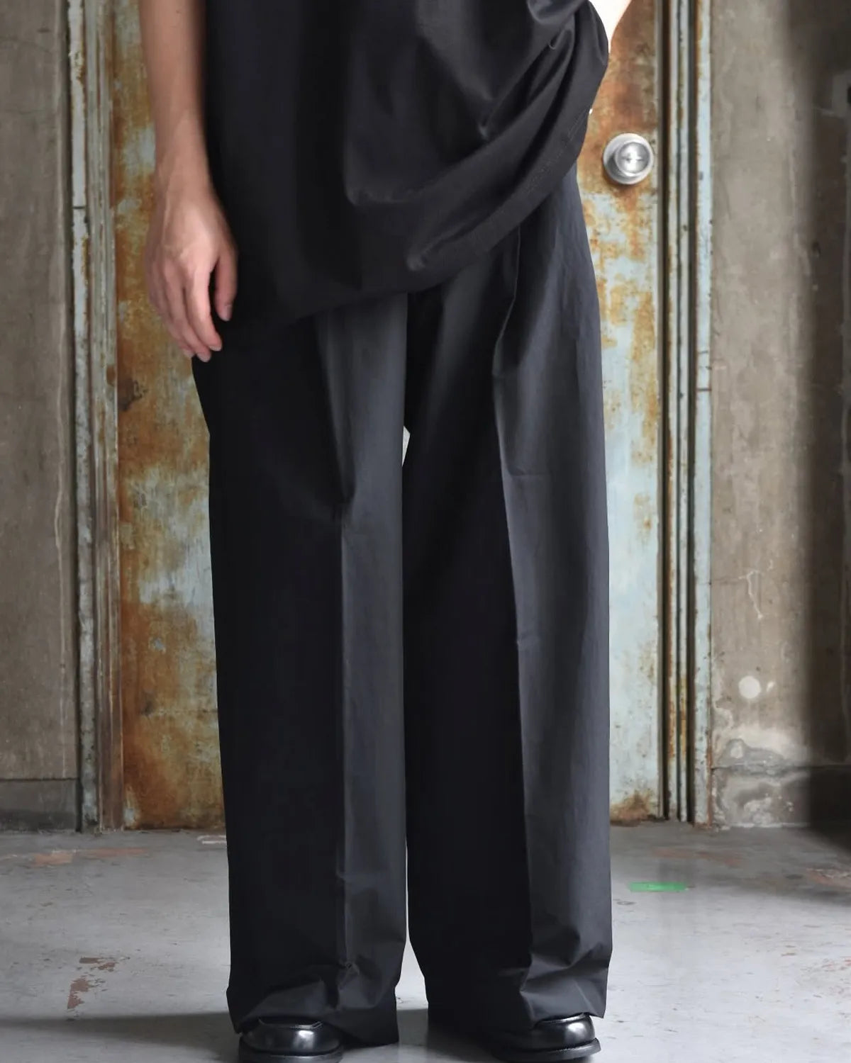 COOTIE PRODUCTIONS® × BARACUTA / EWP 2 Tuck Trousers (BRCT-CTE-25S-101)