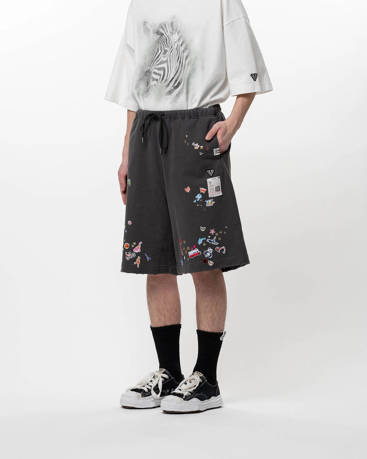 【新品タグ付き】ミハラヤスヒロ ステッカー ショートパンツ36 MAISON MIHARA YASUHIRO メゾンミハラヤスヒロPrint Destruction