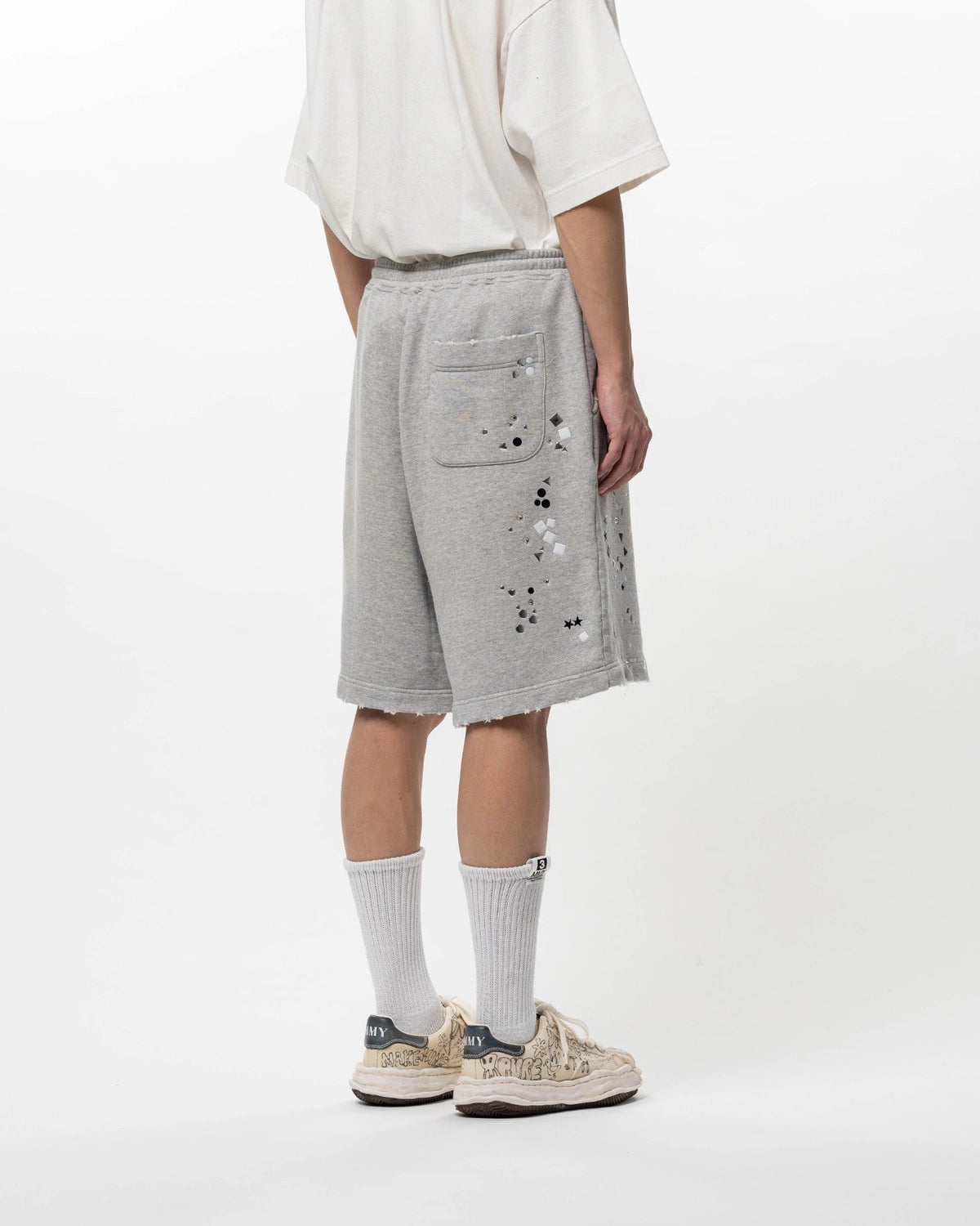 Maison MIHARA YASUHIRO / Embellished Sweat Shorts (J16SP742)