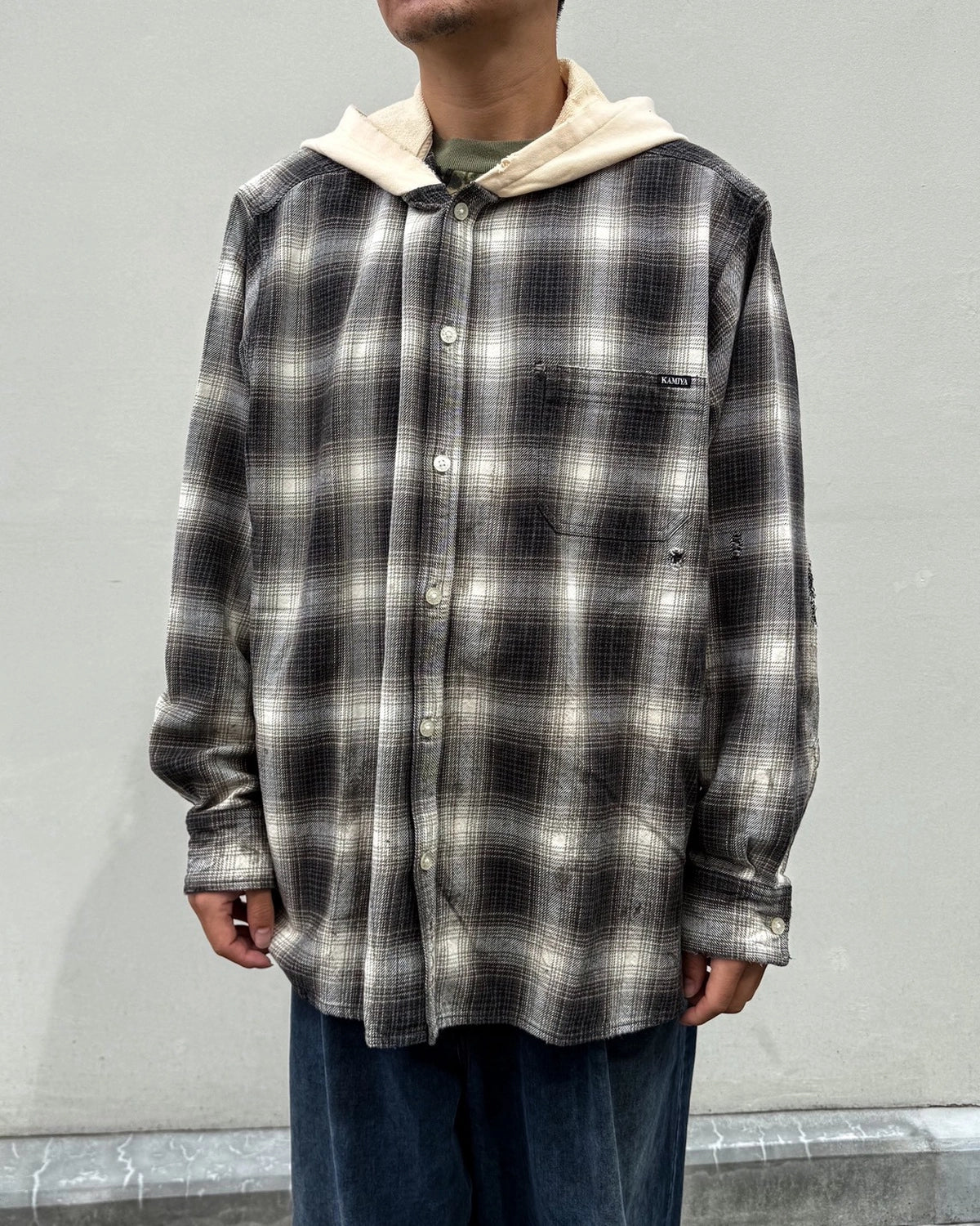 KAMIYA の OG Check Sun-Faded Hooded Shirt (G17SH039)