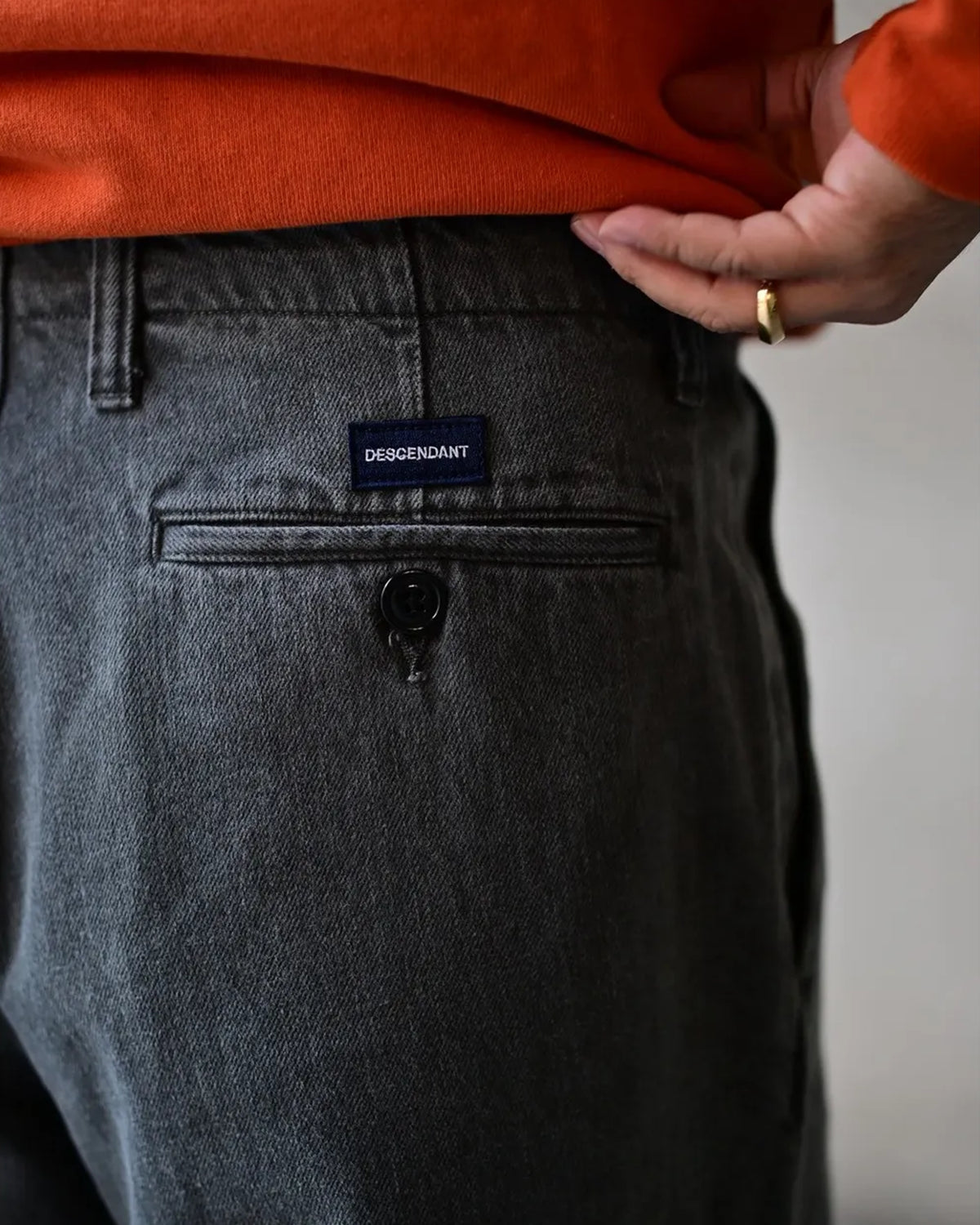 DESCENDANT / DC-6 TWILL TROUSERS PIGMENT DYE (262WVDS-PTM01)