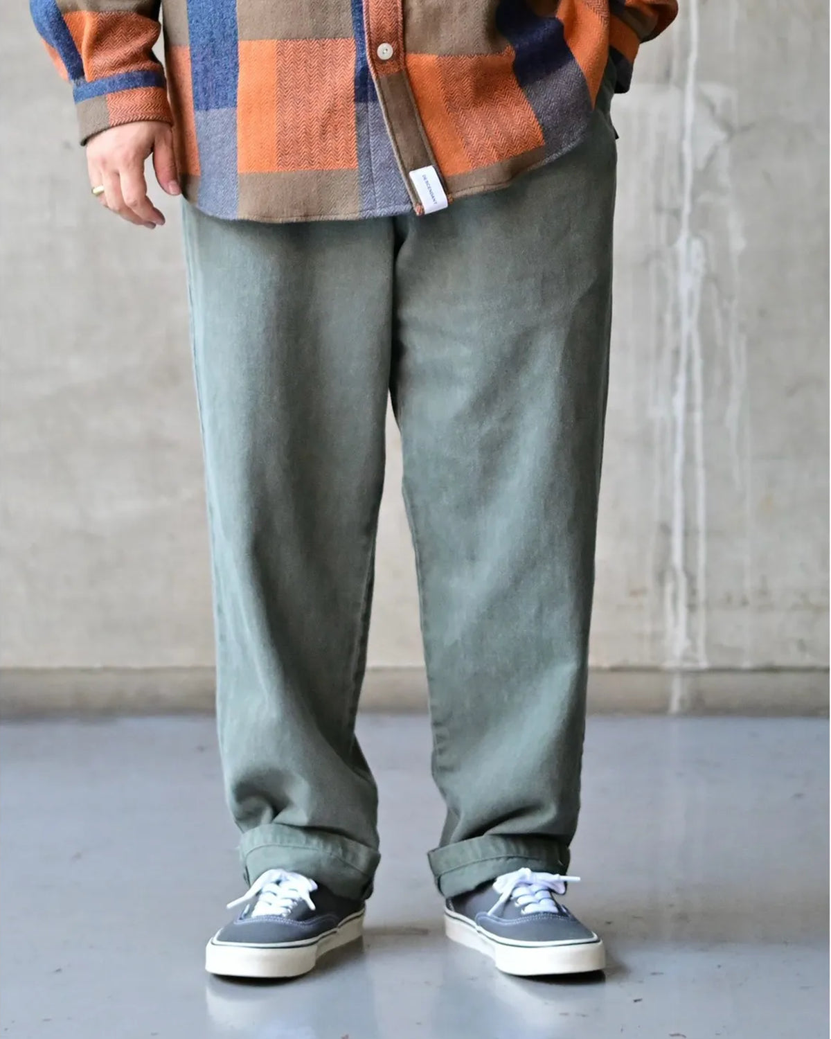DESCENDANT / DC-6 TWILL TROUSERS PIGMENT DYE (262WVDS-PTM01)
